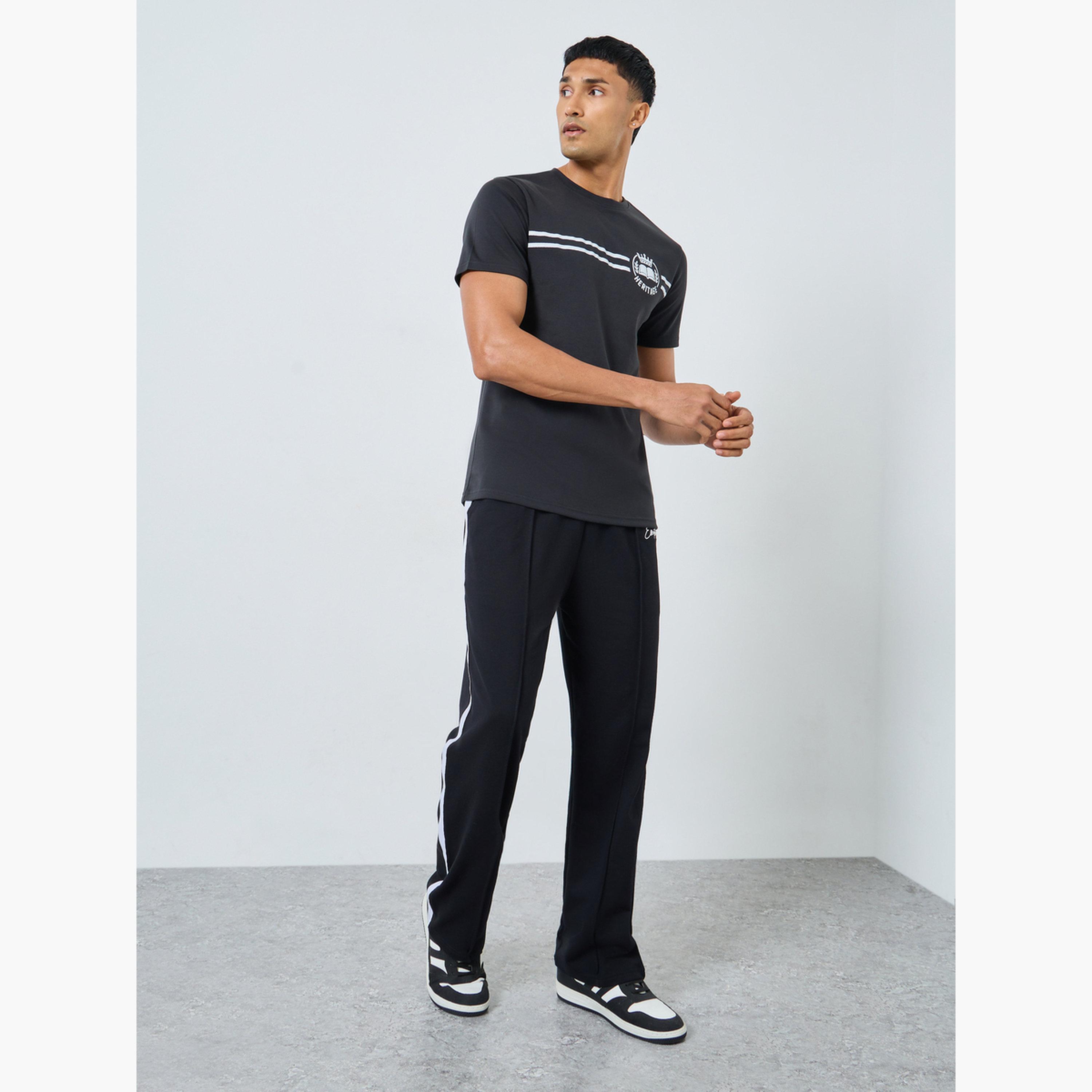 ستايلي - تي شيرت أسود نقشة جرافيكية ورقبة دائرية للرجال-men-clothing-tshirtsandpolos-tshirts-image-2