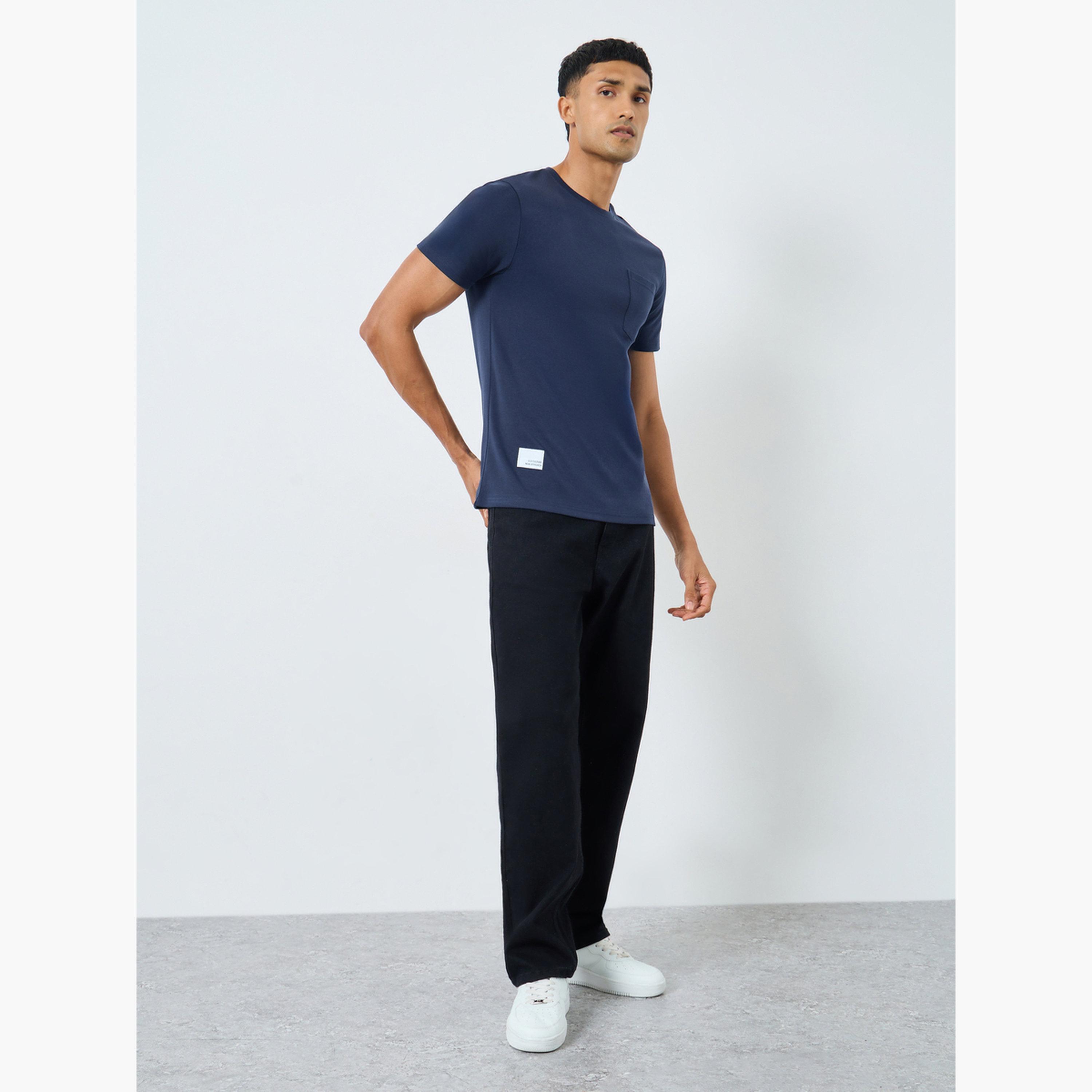 ستايلي - تي شيرت أزرق داكن سادة برقبة دائرية للرجال-men-clothing-tshirtsandpolos-tshirts-image-2