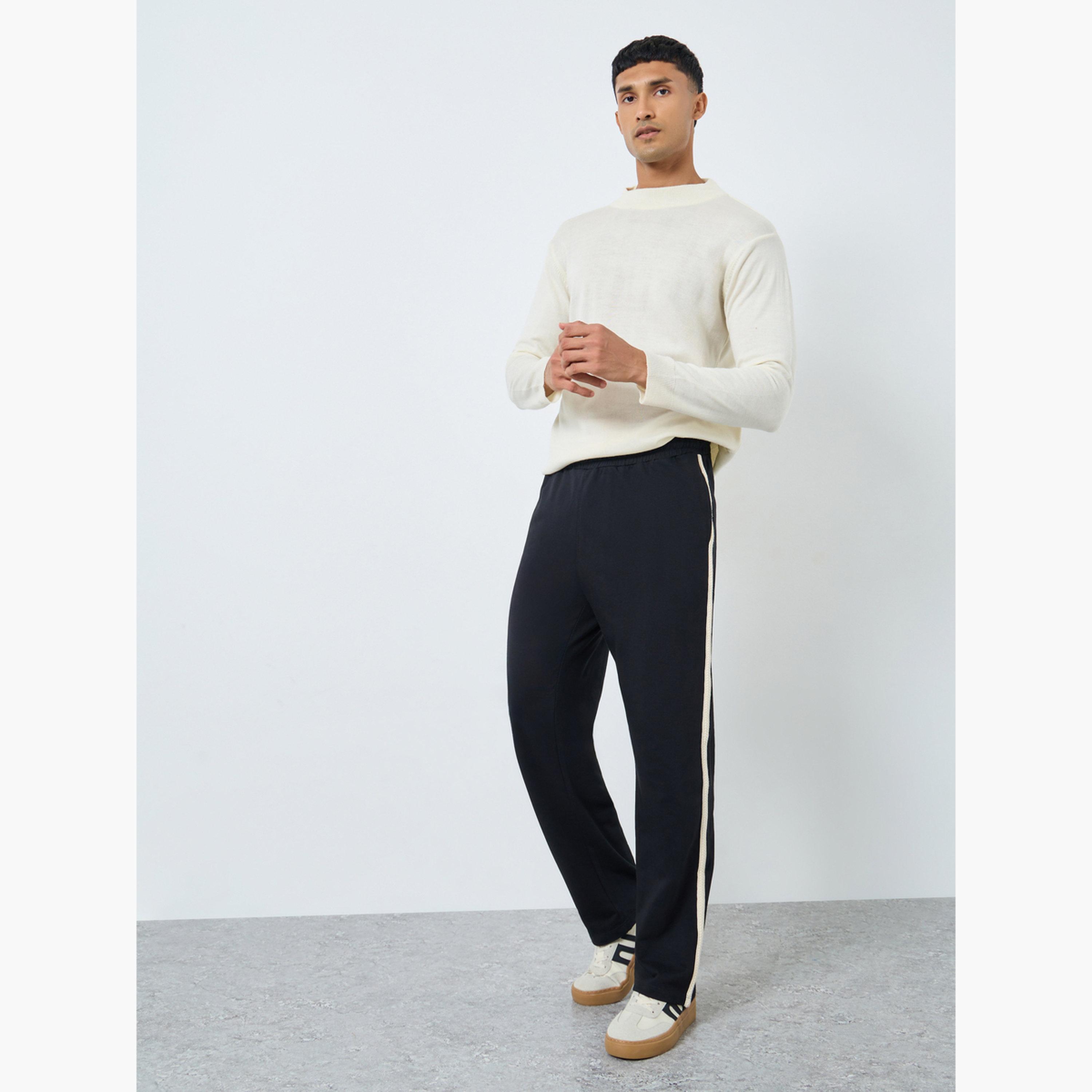 ستايلي - بنطال رياضي مخطط مريح باللون الأسود للرجال-men-clothing-bottoms-joggers-image-2