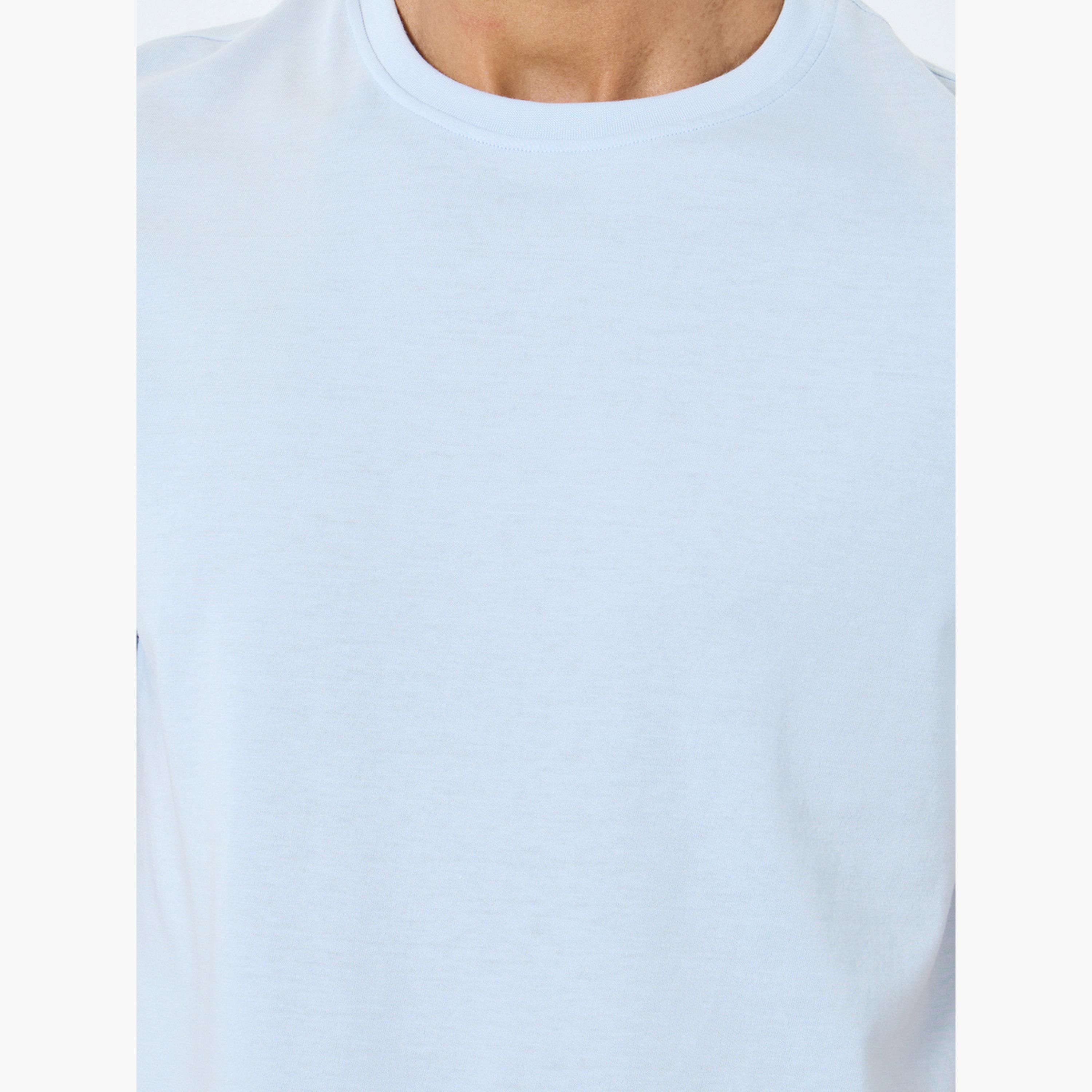 ستايلي - تي شيرت أزرق فاتح مطرز تصميم واسع للرجال-men-clothing-tshirtsandpolos-tshirts-image-4