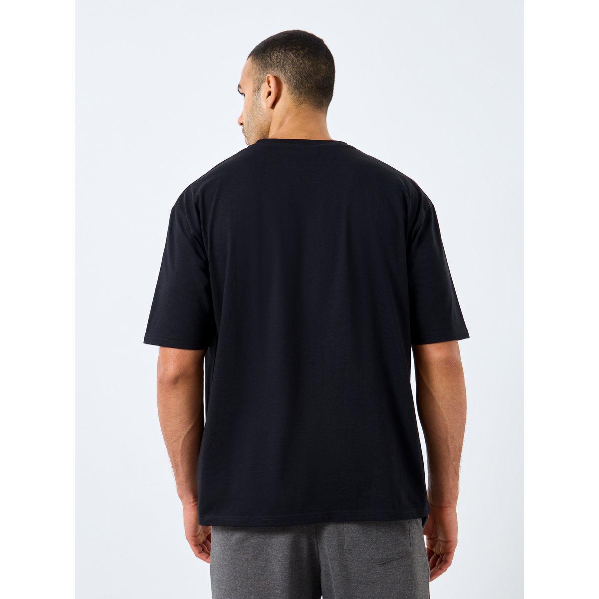 تيشيرت فضفاض بتفاصيل مُطرزة-men-clothing-tshirtsandpolos-tshirts-image-4
