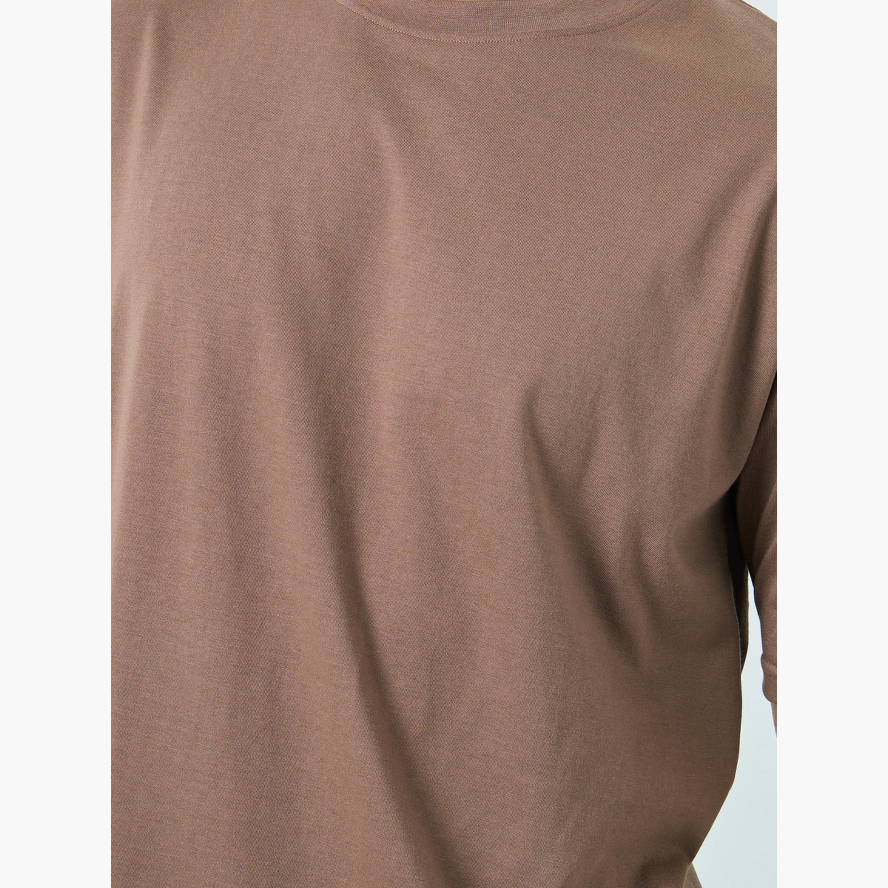 ستايلي - تي شيرت تصميم واسع برقبة دائرية وطبعة جرافيكية للرجال-men-clothing-tshirtsandpolos-tshirts-image-4