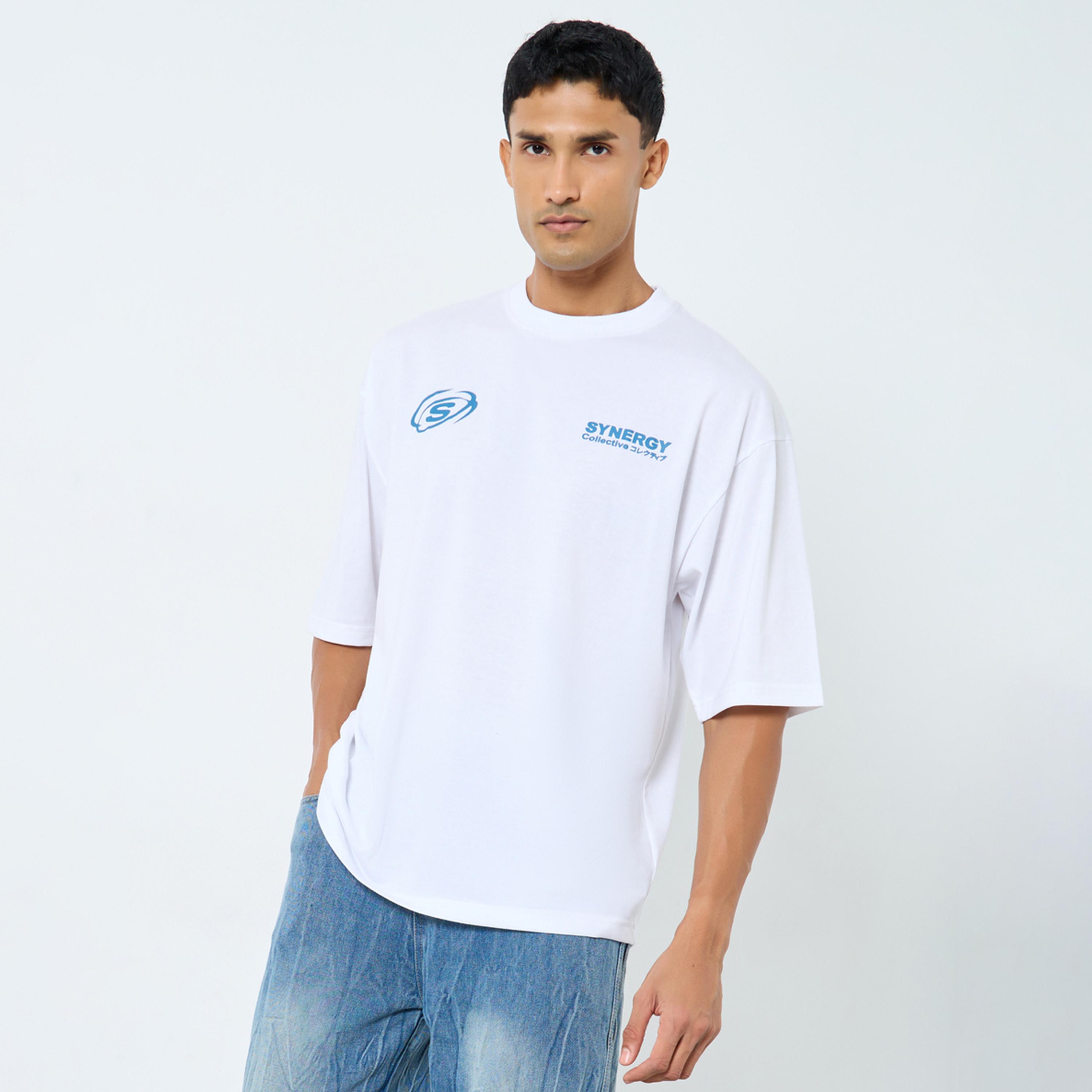 ستايلي - تي شيرت رجالي أبيض بقصّة مربعة وطبعة جرافيكية-men-clothing-tshirtsandpolos-tshirts-image-1