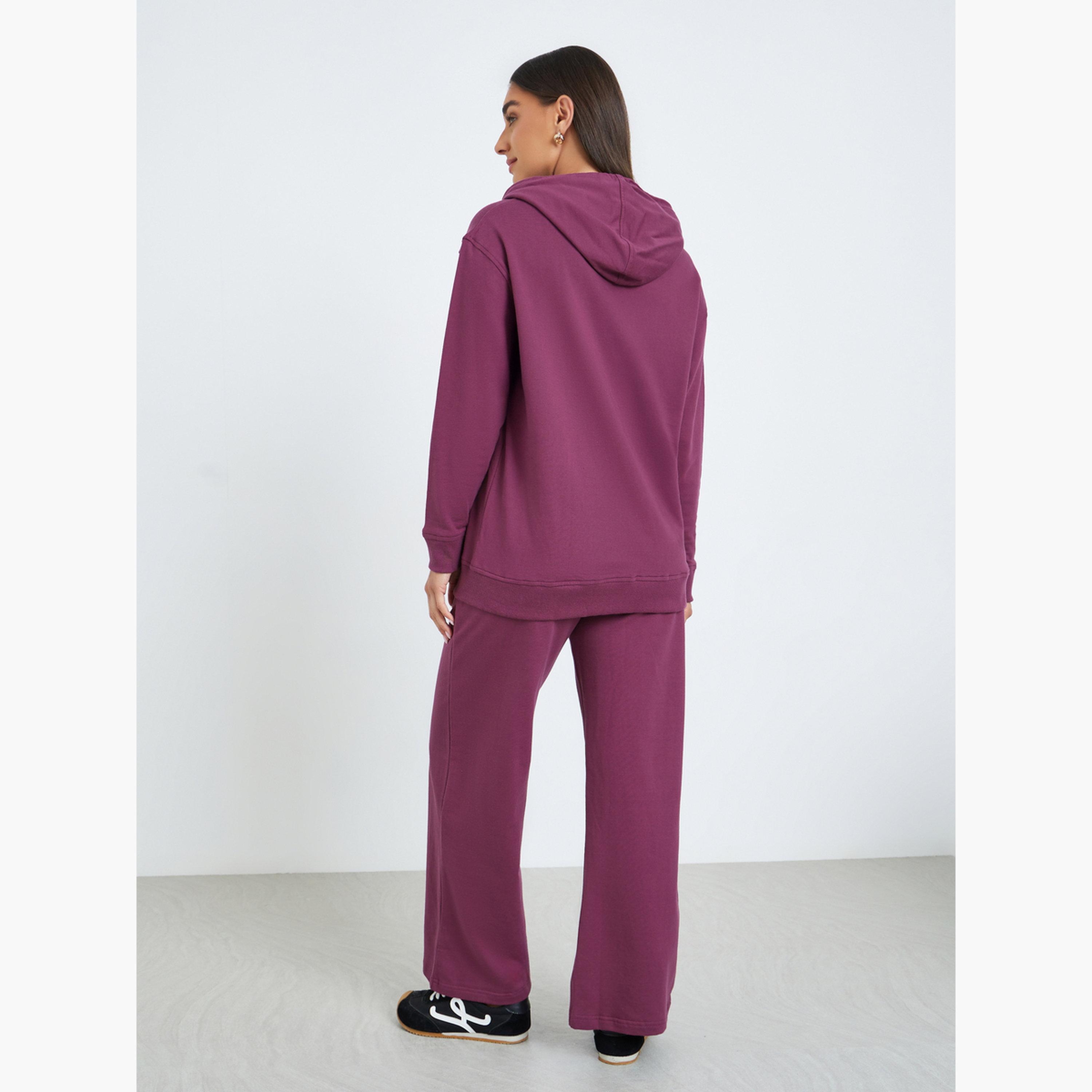 طقم منسق من بنطال واسع وهودي بطبعة كتابة جرافيك-women-clothing-coordsets-image-5
