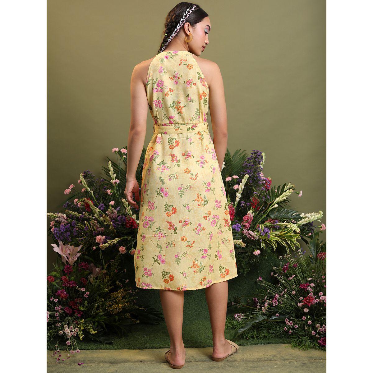 فستان ميدي مطبع بزهور مع ياقة هولتر وحزام-women-clothing-ethnicwear-dresses-image-3