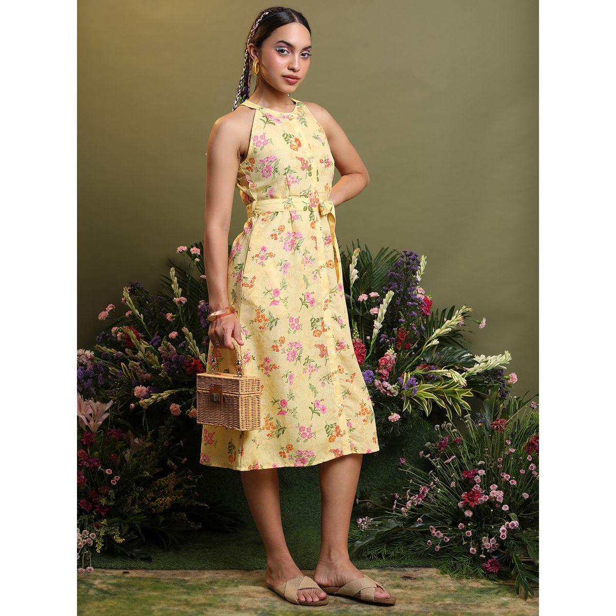 فستان ميدي مطبع بزهور مع ياقة هولتر وحزام-women-clothing-ethnicwear-dresses-image-4