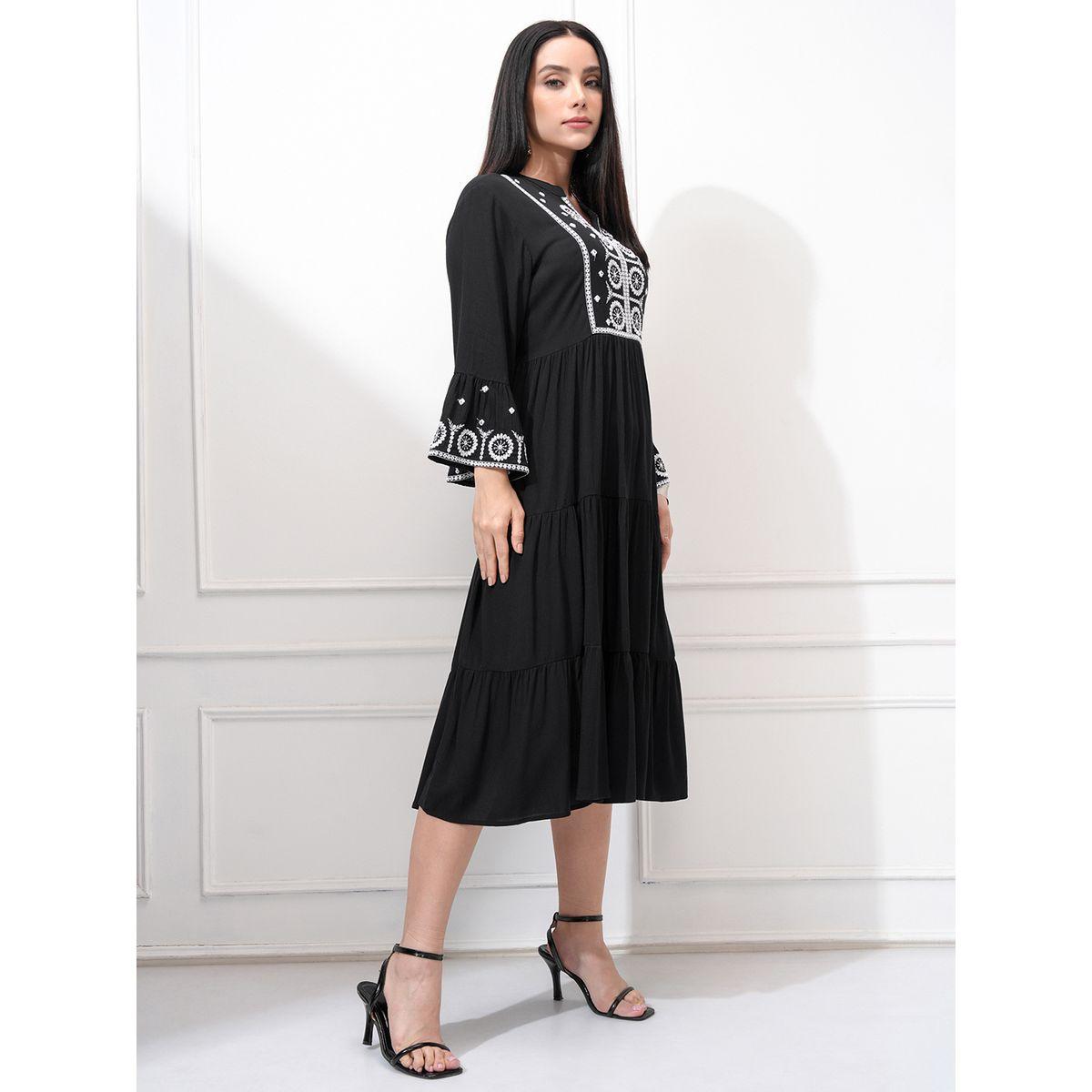 فستان ميدي مُطرّز بحافة واسعة وأكمام طويلة-women-clothing-ethnicwear-dresses-image-4