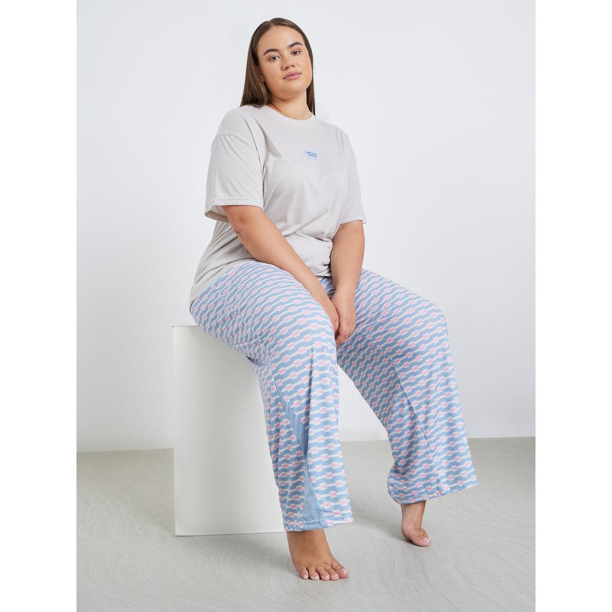 طقم من بنطال بيجاما وتيشيرت بمقاس كبير-women-clothing-plussize-nightwear-nightwearsets-image-1