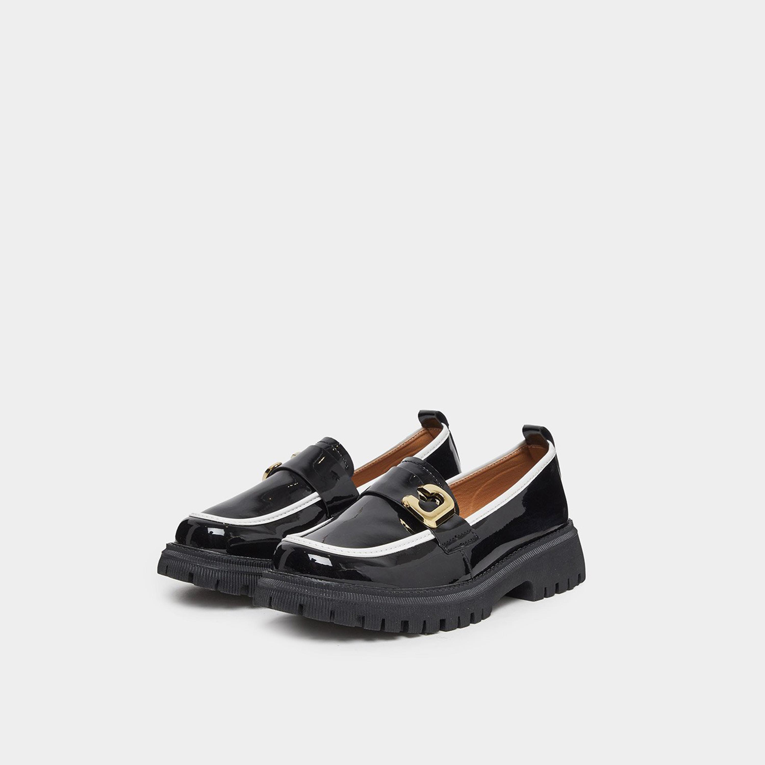 ستايلي - حذاء لوفر من الجلد الأسود اللامع مع لمسات معدنية-women-shoes-flats-loafers-image-1