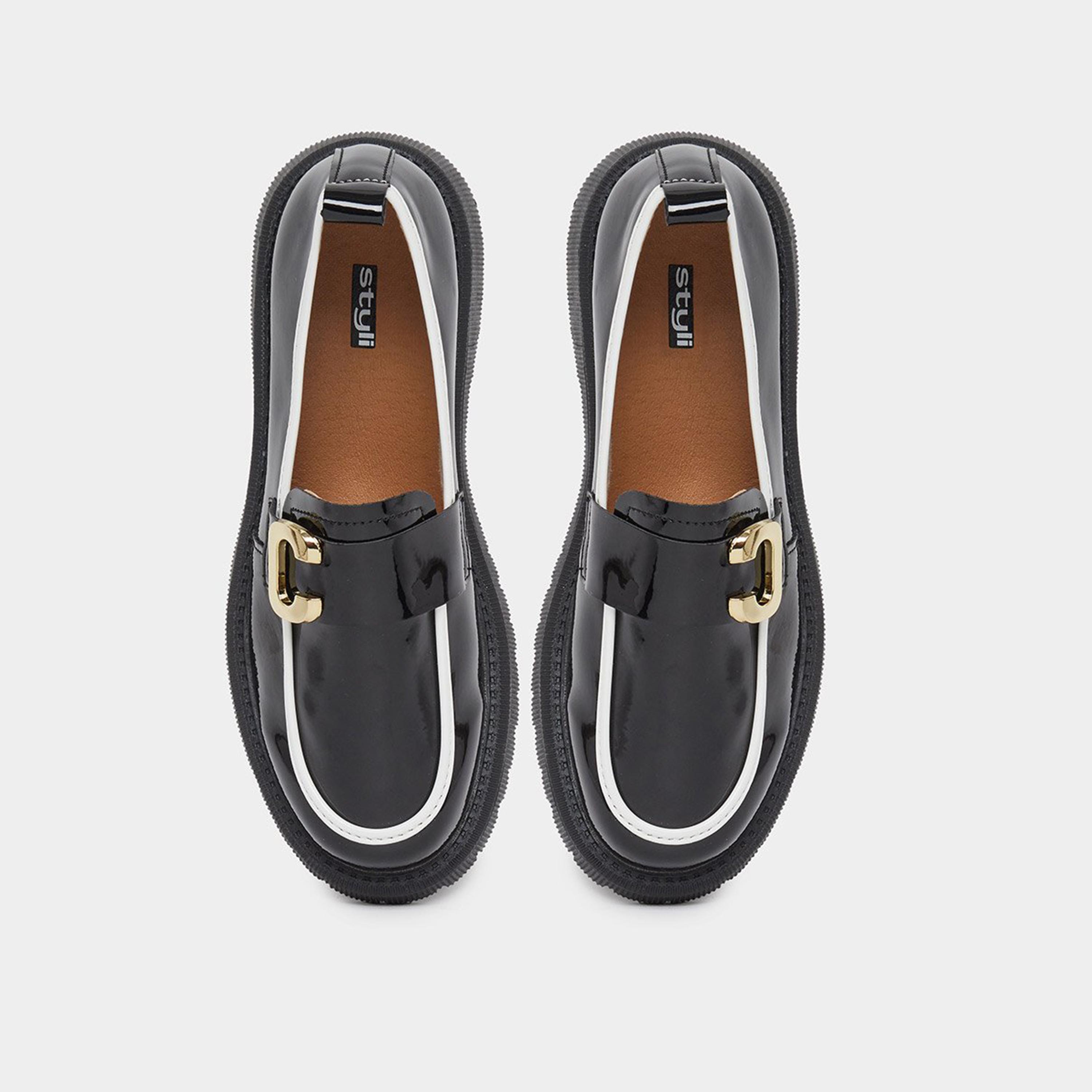 ستايلي - حذاء لوفر من الجلد الأسود اللامع مع لمسات معدنية-women-shoes-flats-loafers-image-6