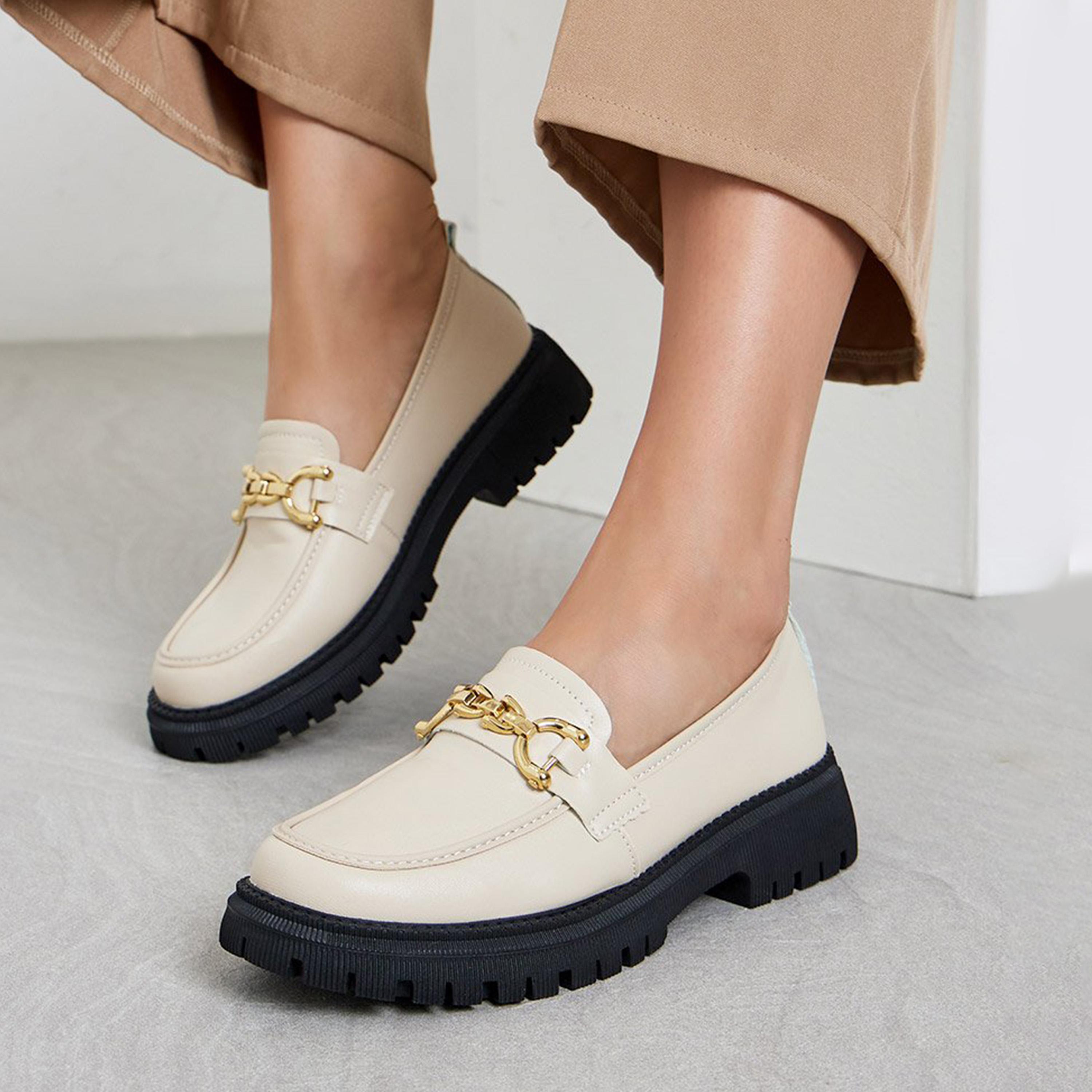 ستايلي - حذاء لوفر بيج سميك مع لمسات معدنية-women-shoes-flats-loafers-image-2