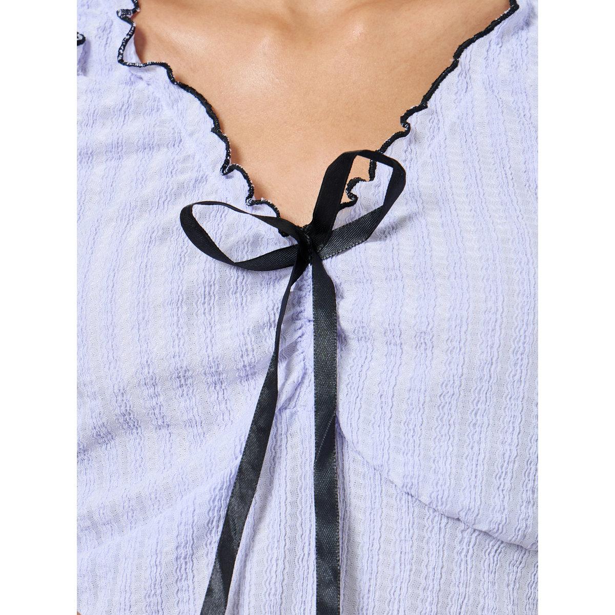 طقم من بنطال بيجاما وتيشيرت كت بتفاصيل فيونكة-women-clothing-nightwear-pyjamas-longsets-image-3