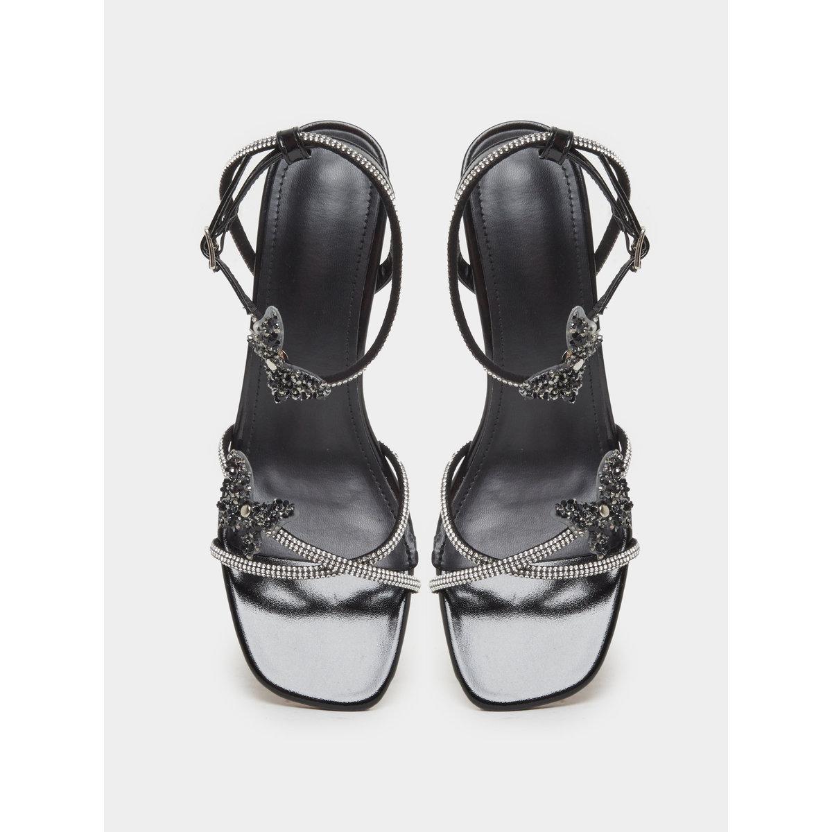صندل مُنمق بتفاصيل فراشة مع كعب بلوك-women-shoes-sandals-heeled-image-5