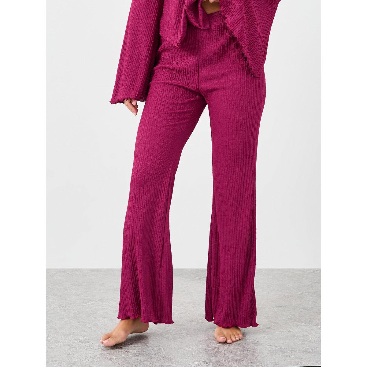 طقم من بنطال بيجاما وبلوزة بتفاصيل بارزة الملمس-women-clothing-nightwear-pyjamas-longsets-image-5