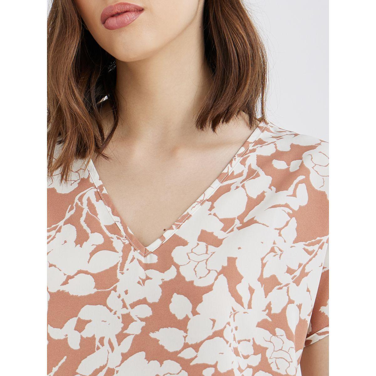 بلوزة بطبعة زهور-women-clothing-shirtsandblouses-blouses-image-3