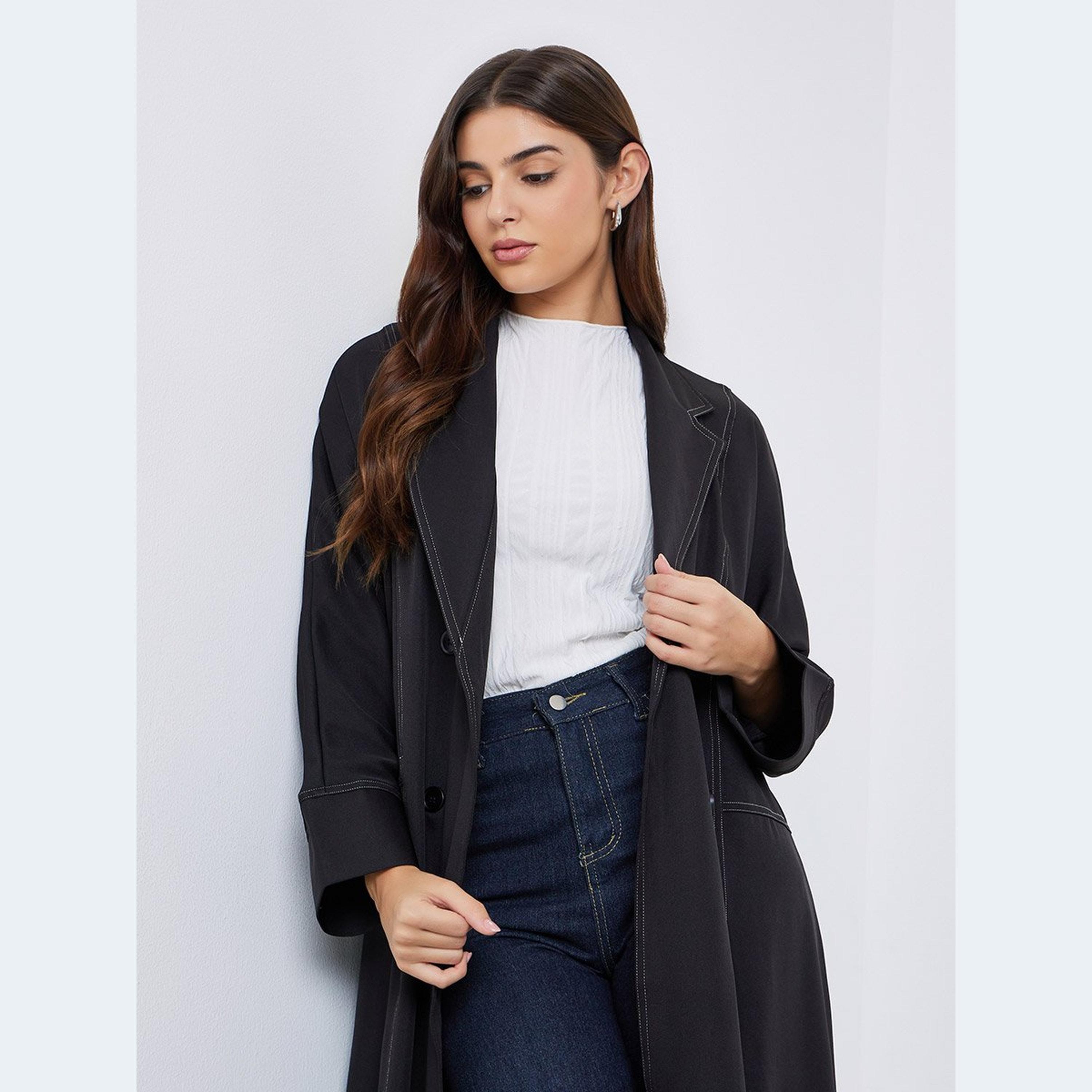 عباية بتفاصيل ياقة بشق وتفاصيل أزرار مزدوجة-women-arabicclothing-abayas-image-3
