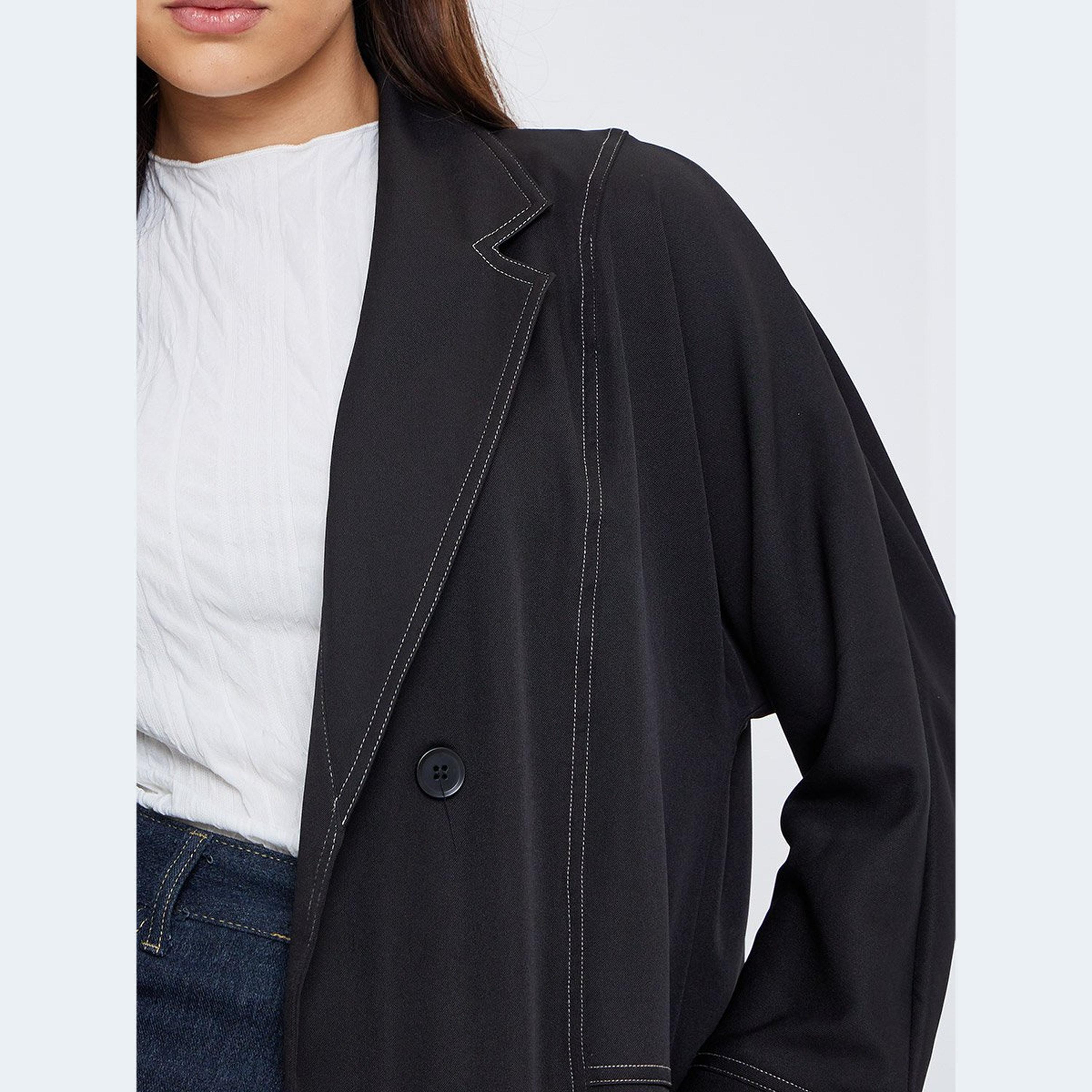 عباية بتفاصيل ياقة بشق وتفاصيل أزرار مزدوجة-women-arabicclothing-abayas-image-4