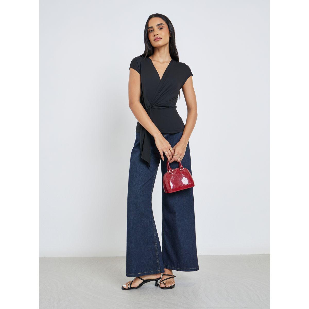 بلوزة بنمط لف ومزينة بتفاصيل عقدة-women-clothing-shirtsandblouses-blouses-image-2