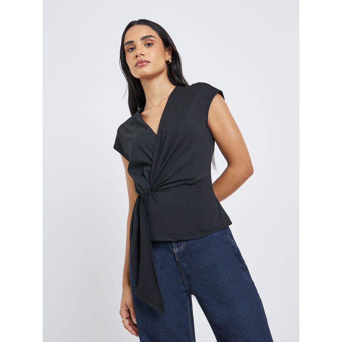 بلوزة بنمط لف ومزينة بتفاصيل عقدة-women-clothing-shirtsandblouses-blouses-image-3