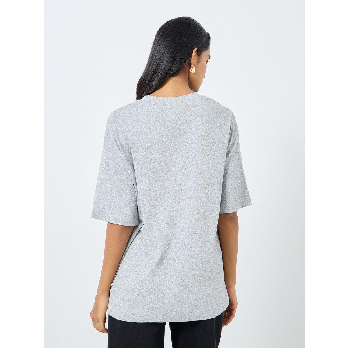 تيشيرت فضفاض بتفاصيل مُطرزة-women-clothing-tshirts-image-4