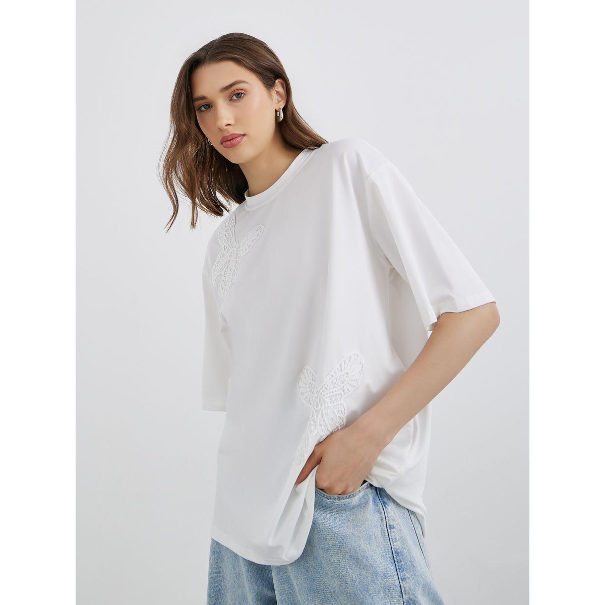 Styli Lace Detail Short Sleeve Oversized T-Shirt-women-clothing-tshirts-image-3