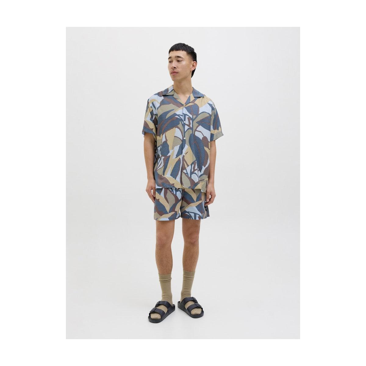 شورت سباحة بقصة عادية-men-clothing-bottoms-shorts-image-1