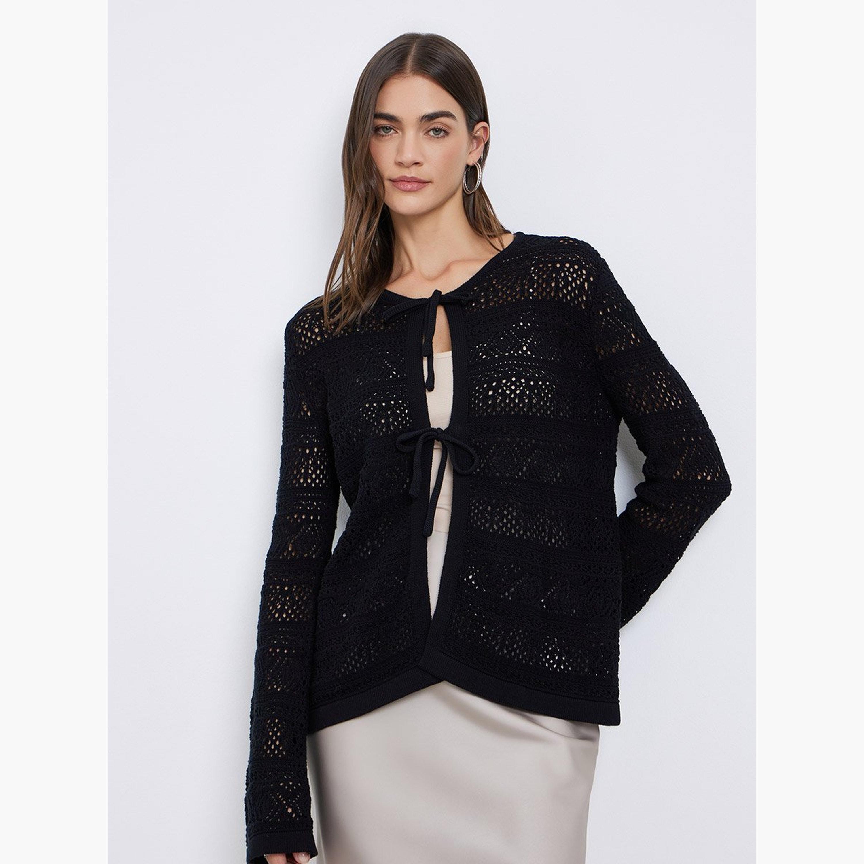ستايلي - بلوزة سوداء محبوكة بربطة أمامية-women-clothing-tshirts-image-1