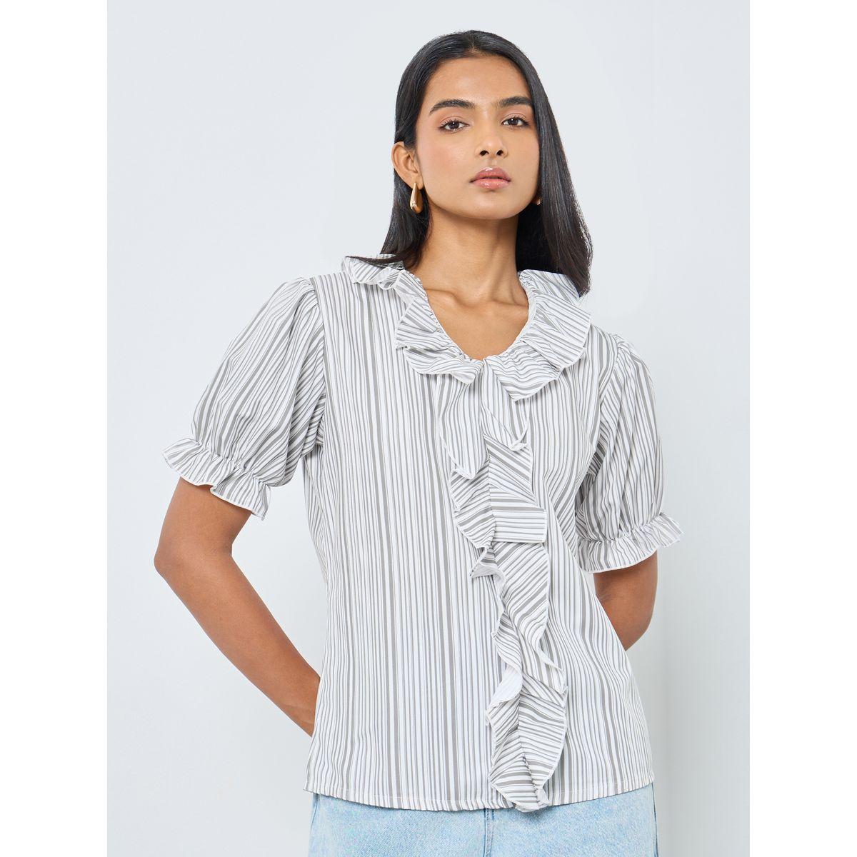 بلوزة مخططة بأكمام منفوخة وتفاصيل كشكش-women-clothing-shirtsandblouses-blouses-image-1