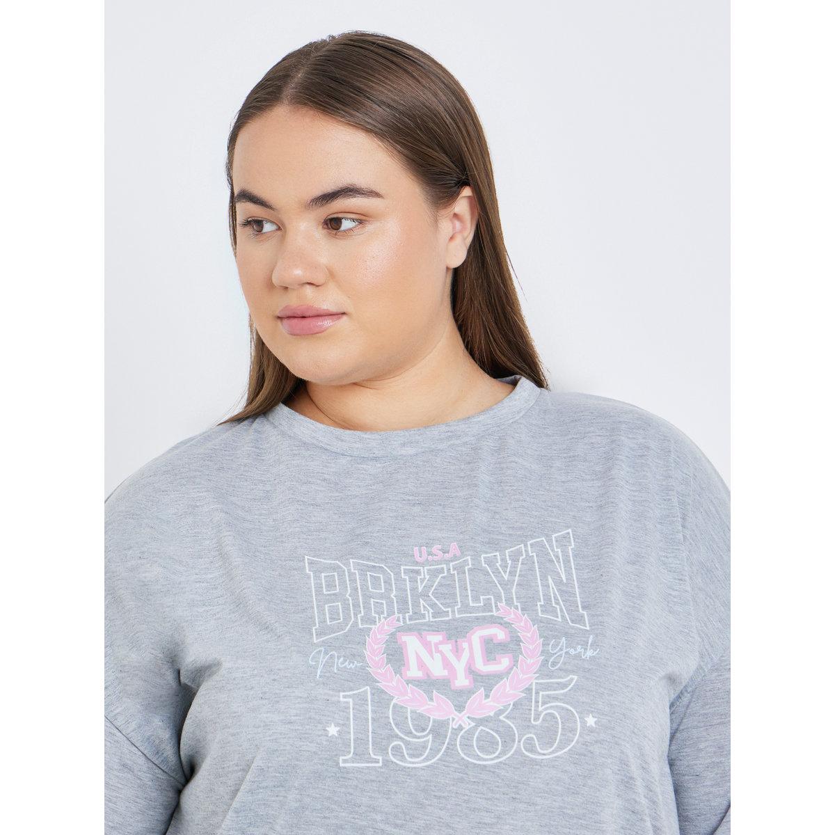 طقم من بنطال بيجاما وتيشيرت بطبعة جرافيك-women-clothing-nightwear-pyjamas-longsets-image-3