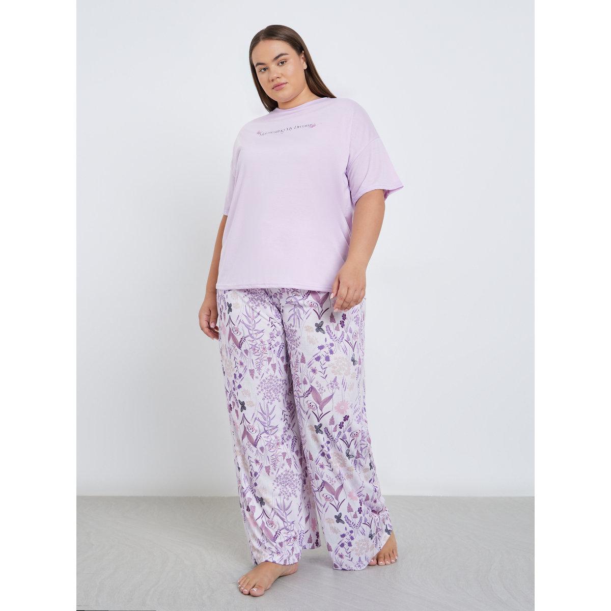 Styli Plus Manifesting Slogan Drop Shoulder T-Shirt and Pyjama Set-women-clothing-nightwear-pyjamas-longsets-image-2