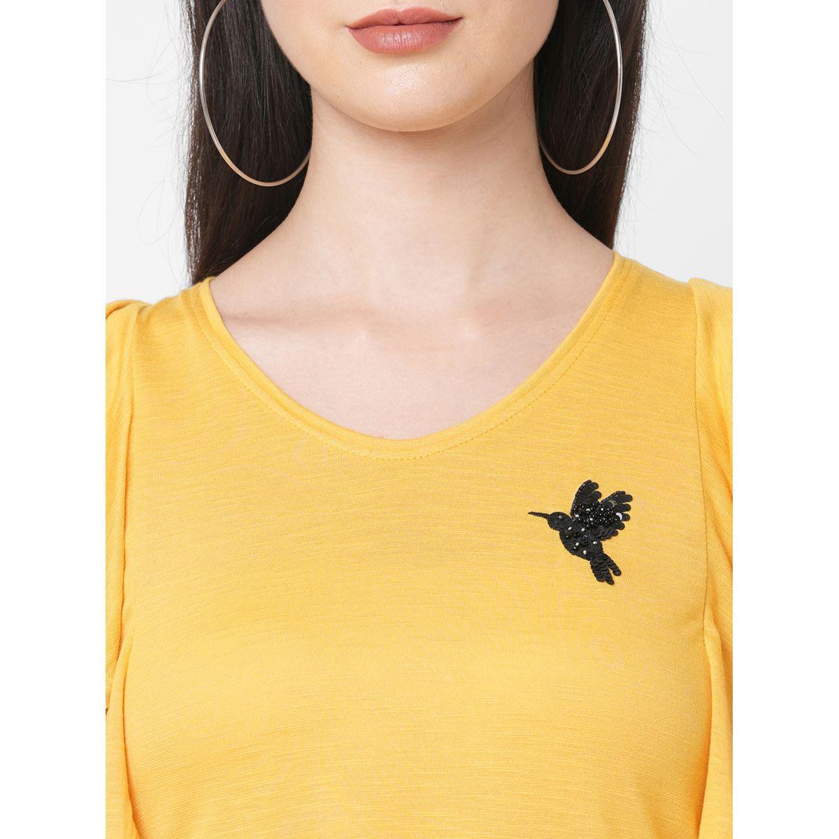 تيشيرت بتفاصيل مُنمقة مع كشكش-women-clothing-tshirts-image-2