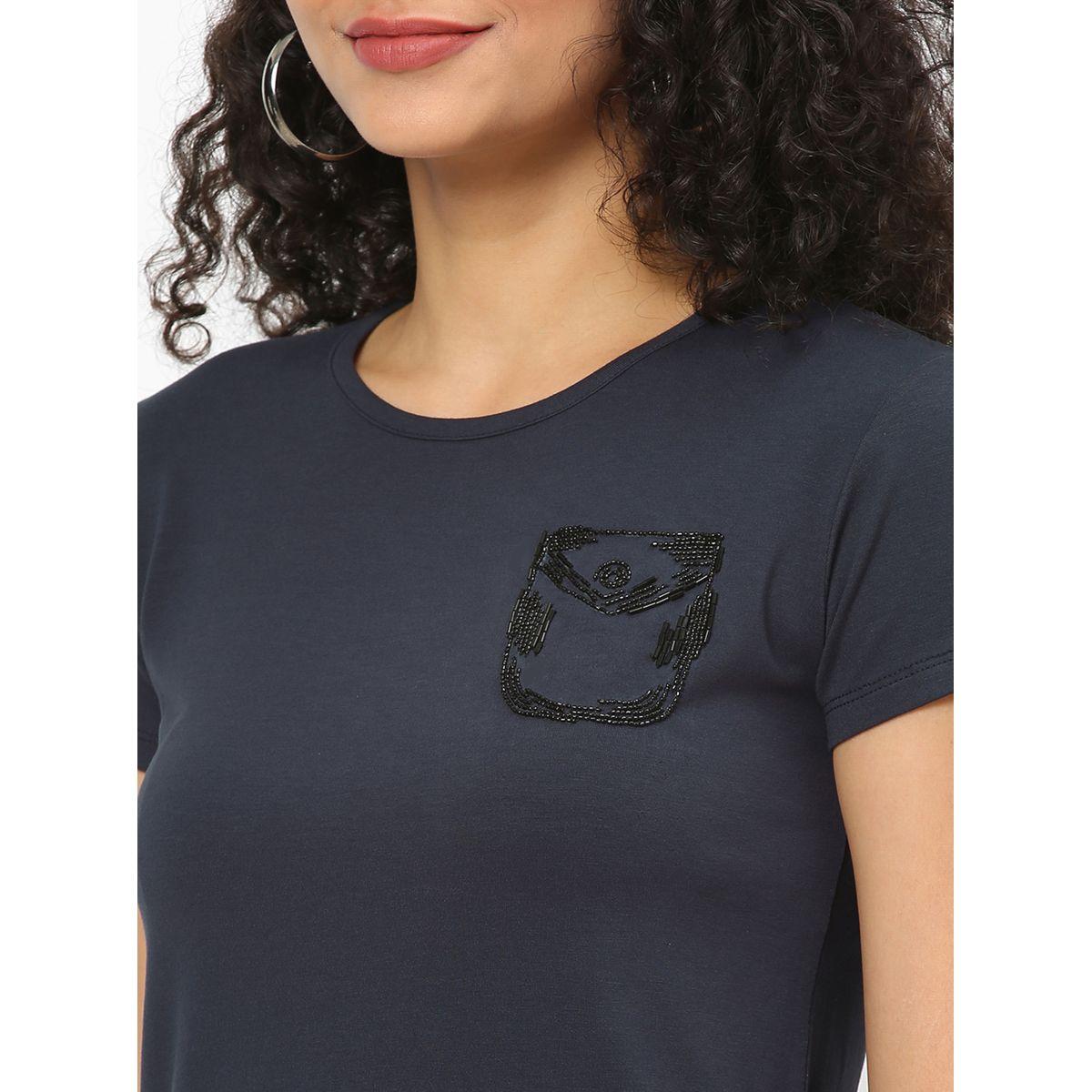 تيشيرت بتفاصيل مُنمقة وأكمام قصيرة-women-clothing-tshirts-image-2