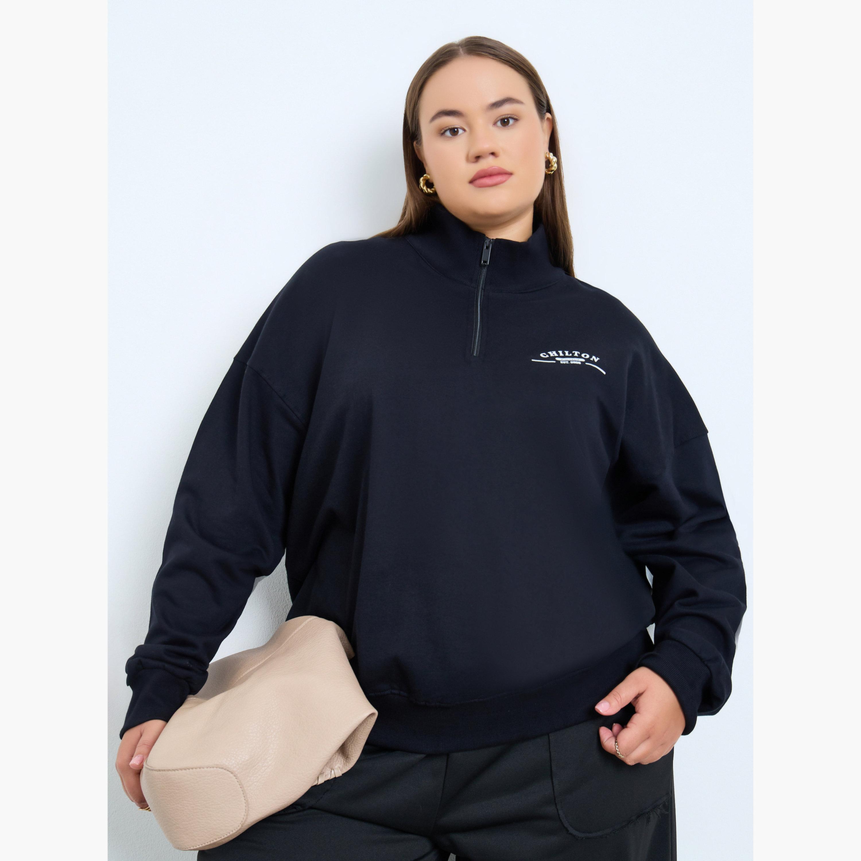 ستايلي - سويت شيرت نسائي بأكمام طويلة وياقة عالية مطبوع عليه شعار-women-clothing-hoodiesandsweatshirts-sweatshirts-image-1