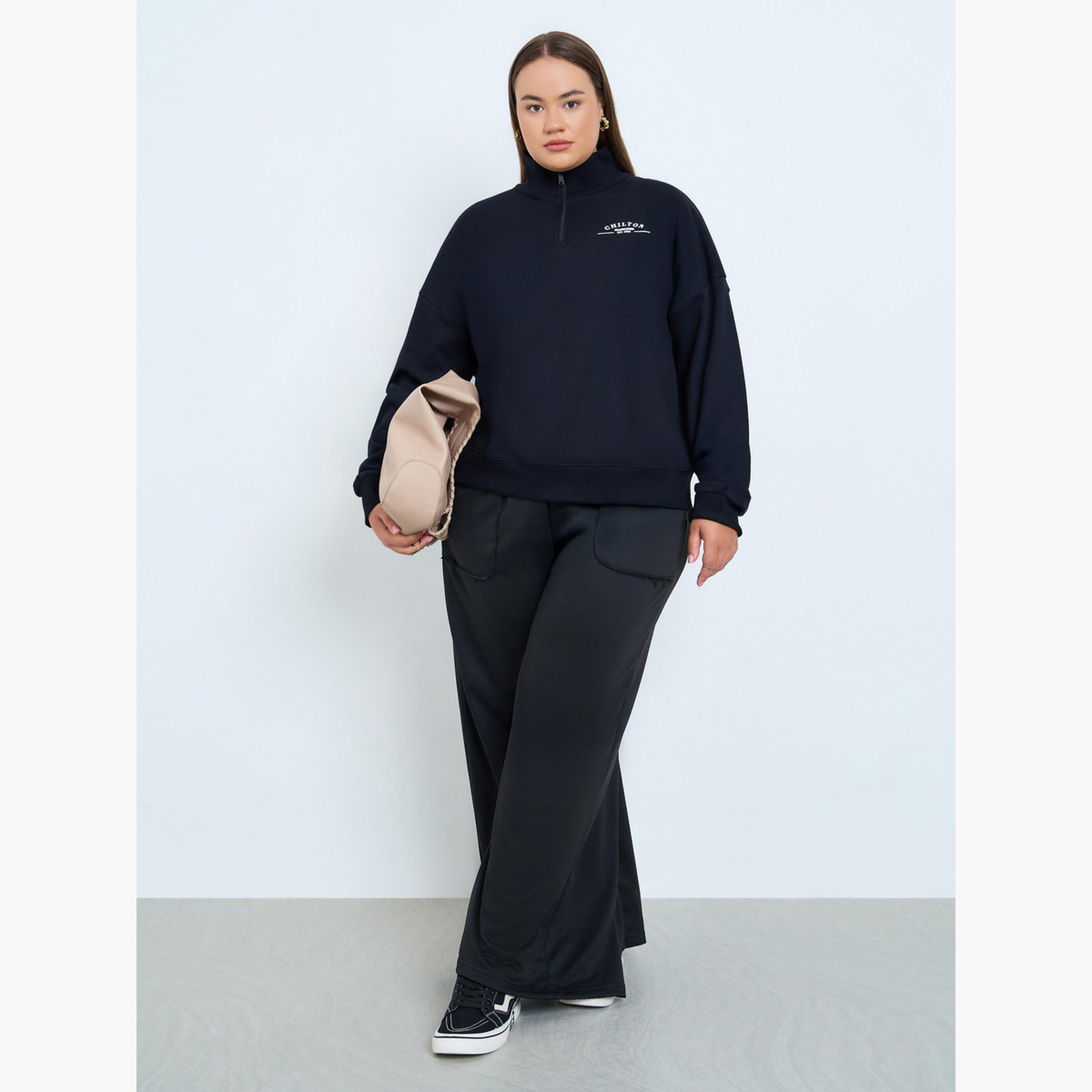 ستايلي - سويت شيرت نسائي بأكمام طويلة وياقة عالية مطبوع عليه شعار-women-clothing-hoodiesandsweatshirts-sweatshirts-image-2