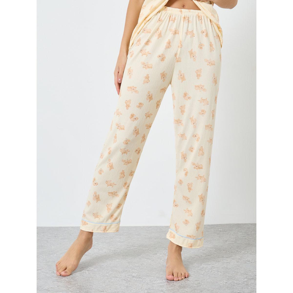 طقم من بنطال بيجاما وشورت وبلوزة بطبعة دُب-women-clothing-nightwear-pyjamas-longsets-image-5