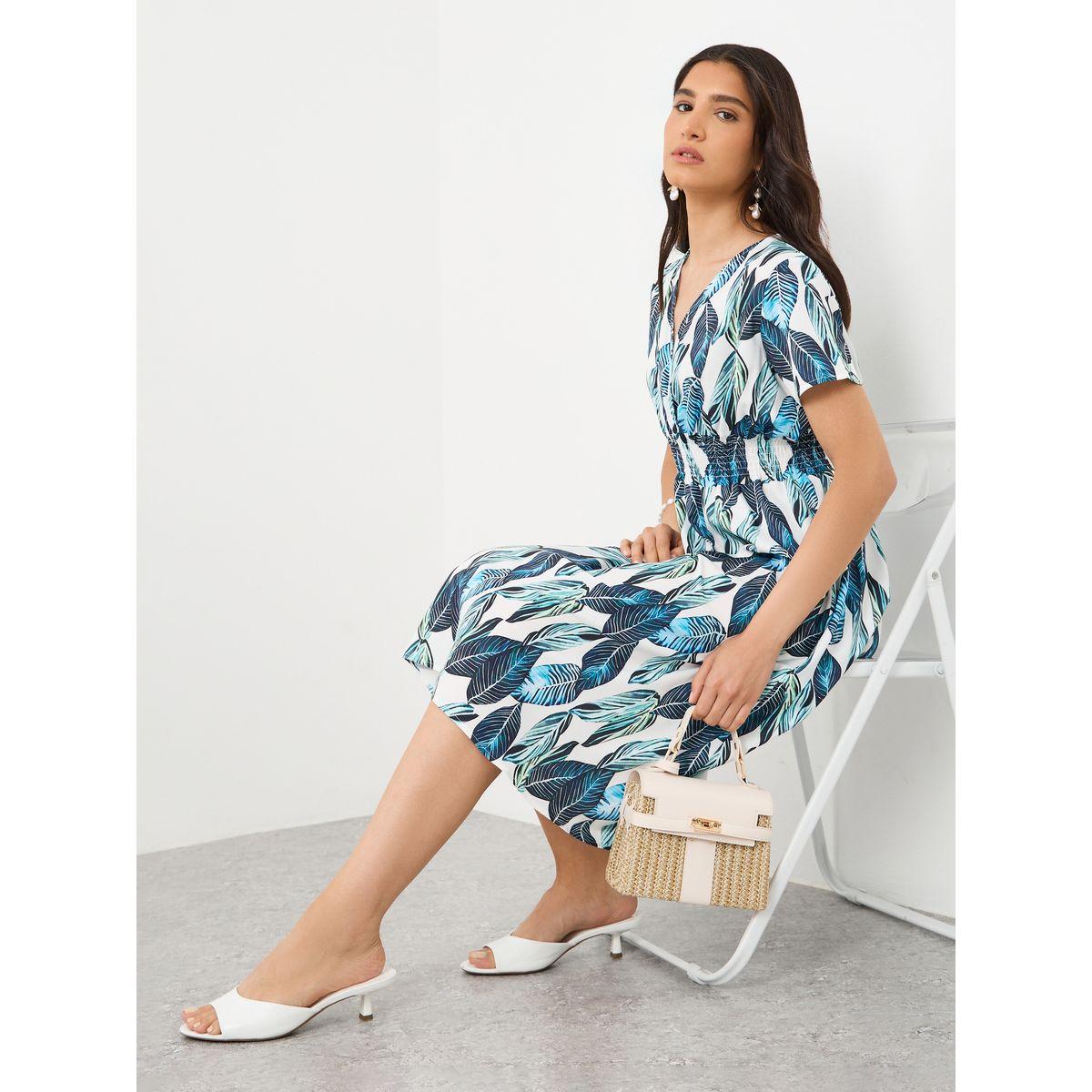فستان ميدي مُطبع بالكامل مع تفاصيل مُجمعة-women-clothing-dresses-image-1