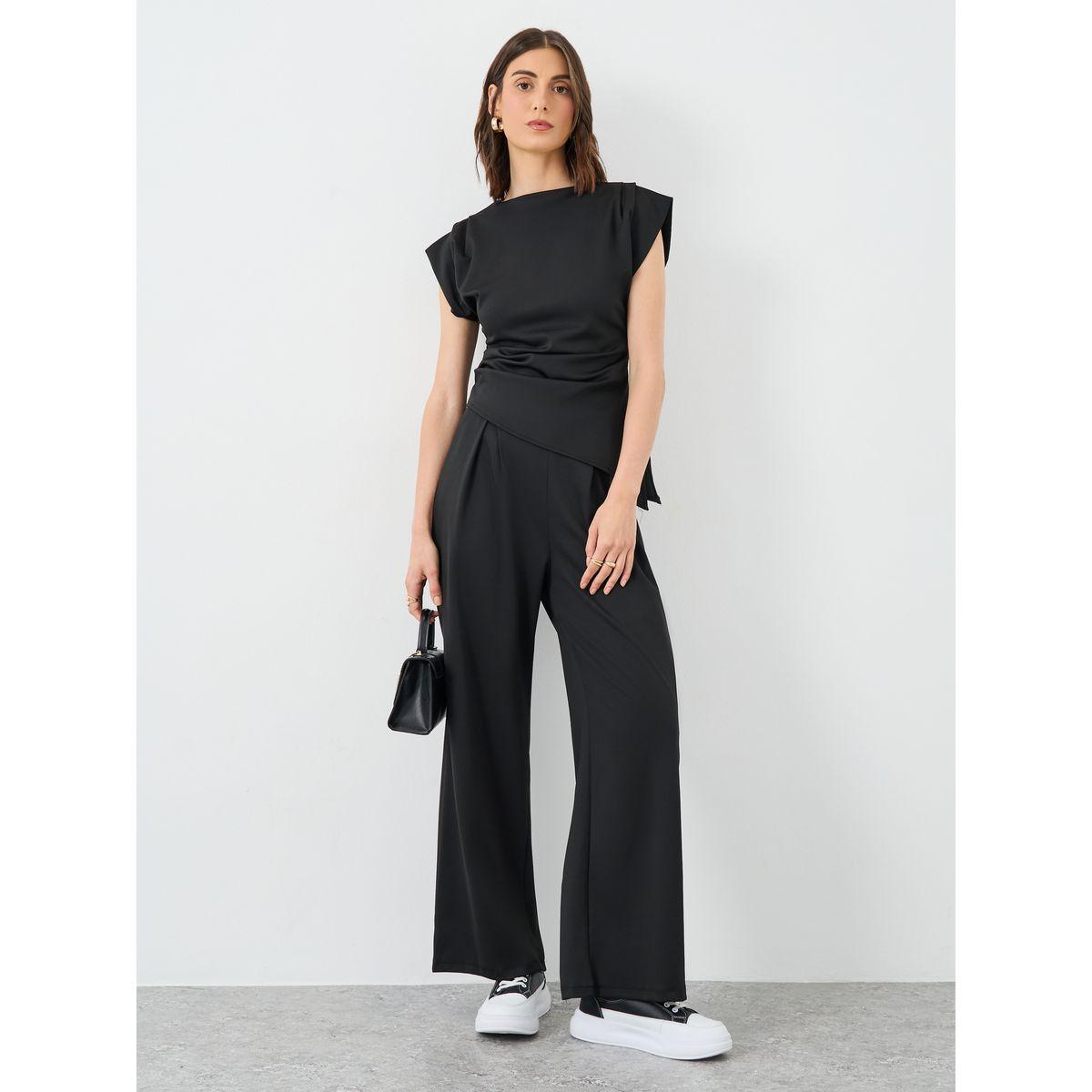 طقم منسق من بنطال بأرجل واسعة وبلوزة بحافة غير متماثلة-women-clothing-coordsets-image-1