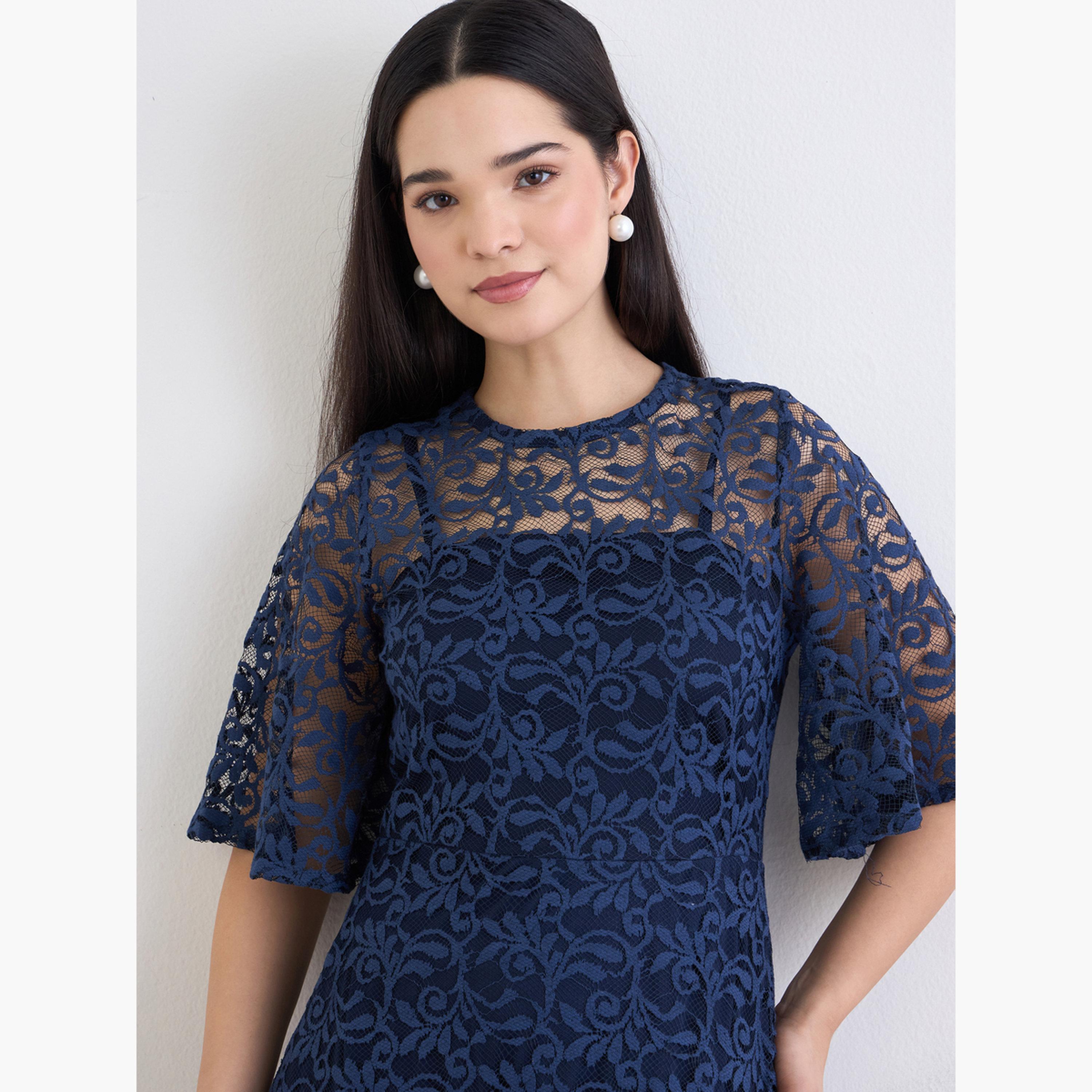 ستايلي - فستان ماكسي أزرق داكن من الدانتيل بالكامل بتصميم A-women-clothing-dresses-image-3