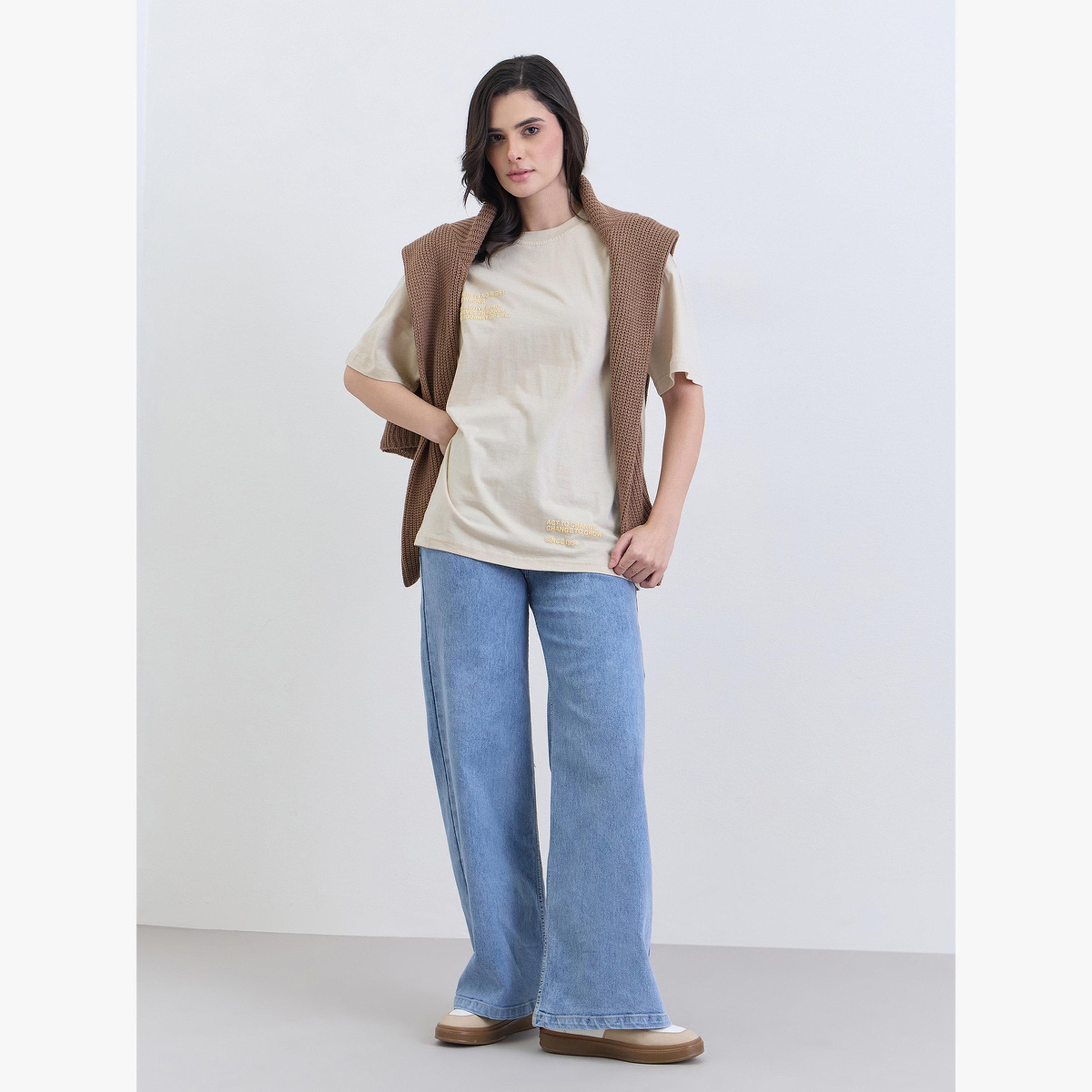 تيشيرت واسع بطبعة بارزة-women-clothing-tshirts-image-2