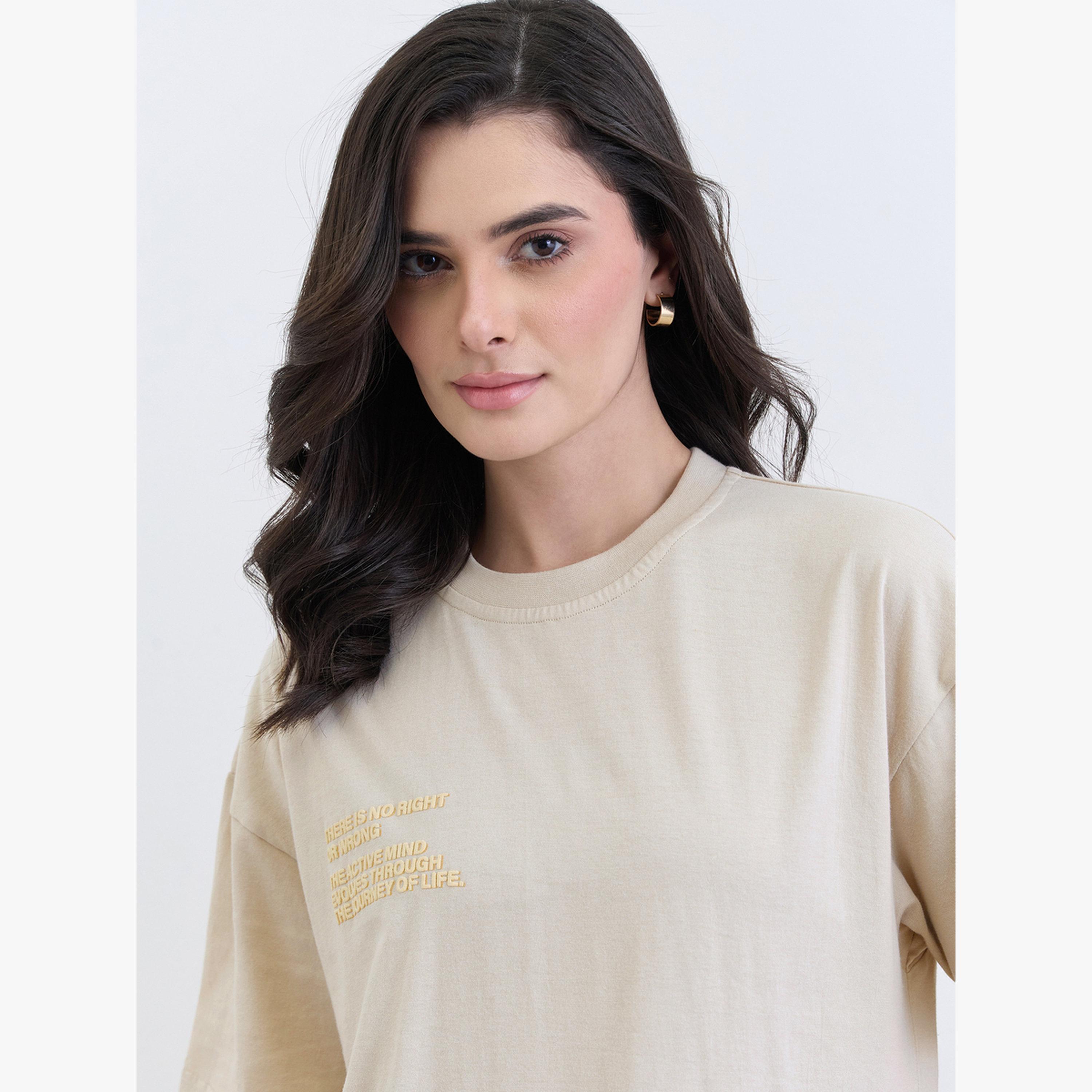 تيشيرت واسع بطبعة بارزة-women-clothing-tshirts-image-4