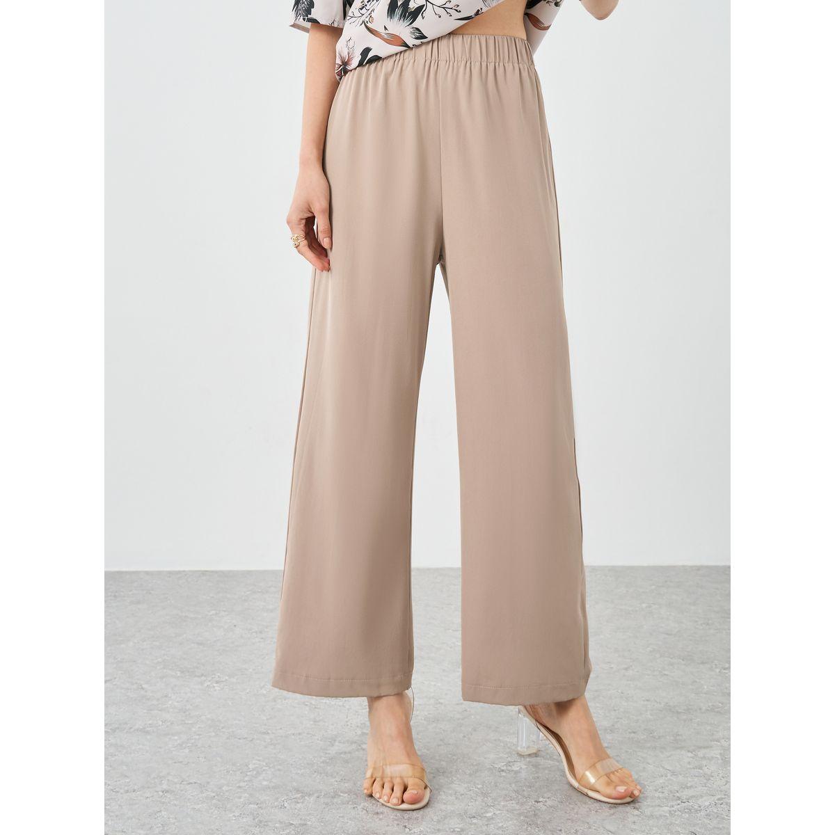 طقم منسق من بنطال بقصة أرجل واسعة وبلوزة بطبعة زهور-women-clothing-coordsets-image-5