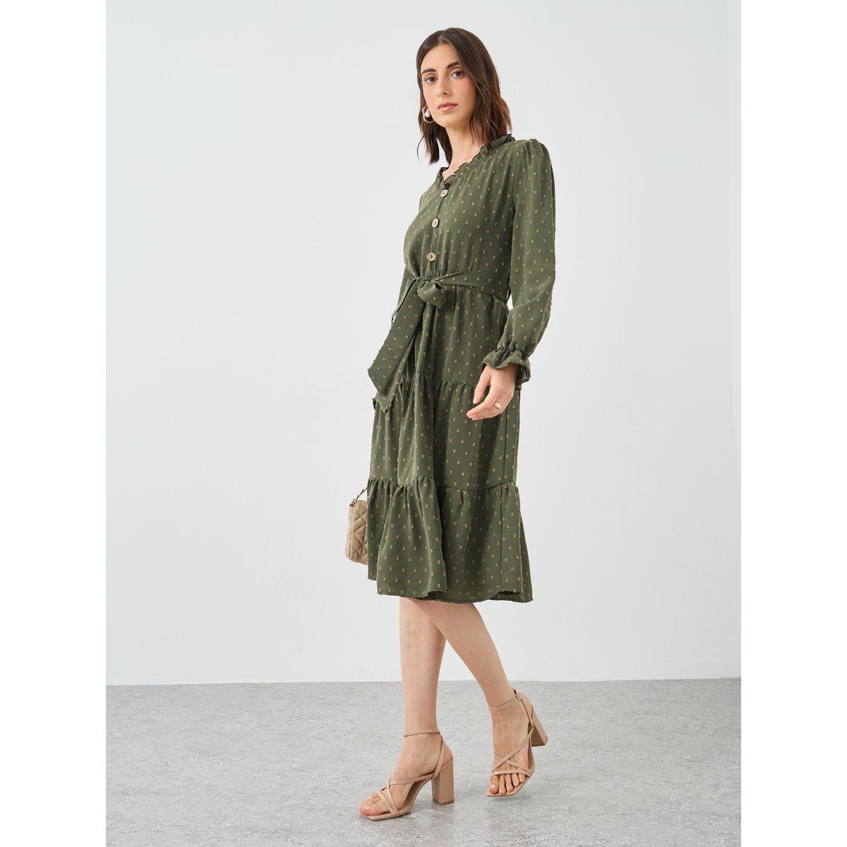 فستان بطول الركبة بتفاصيل كسرات مع نسيج بملمس دوبي-women-clothing-dresses-image-2