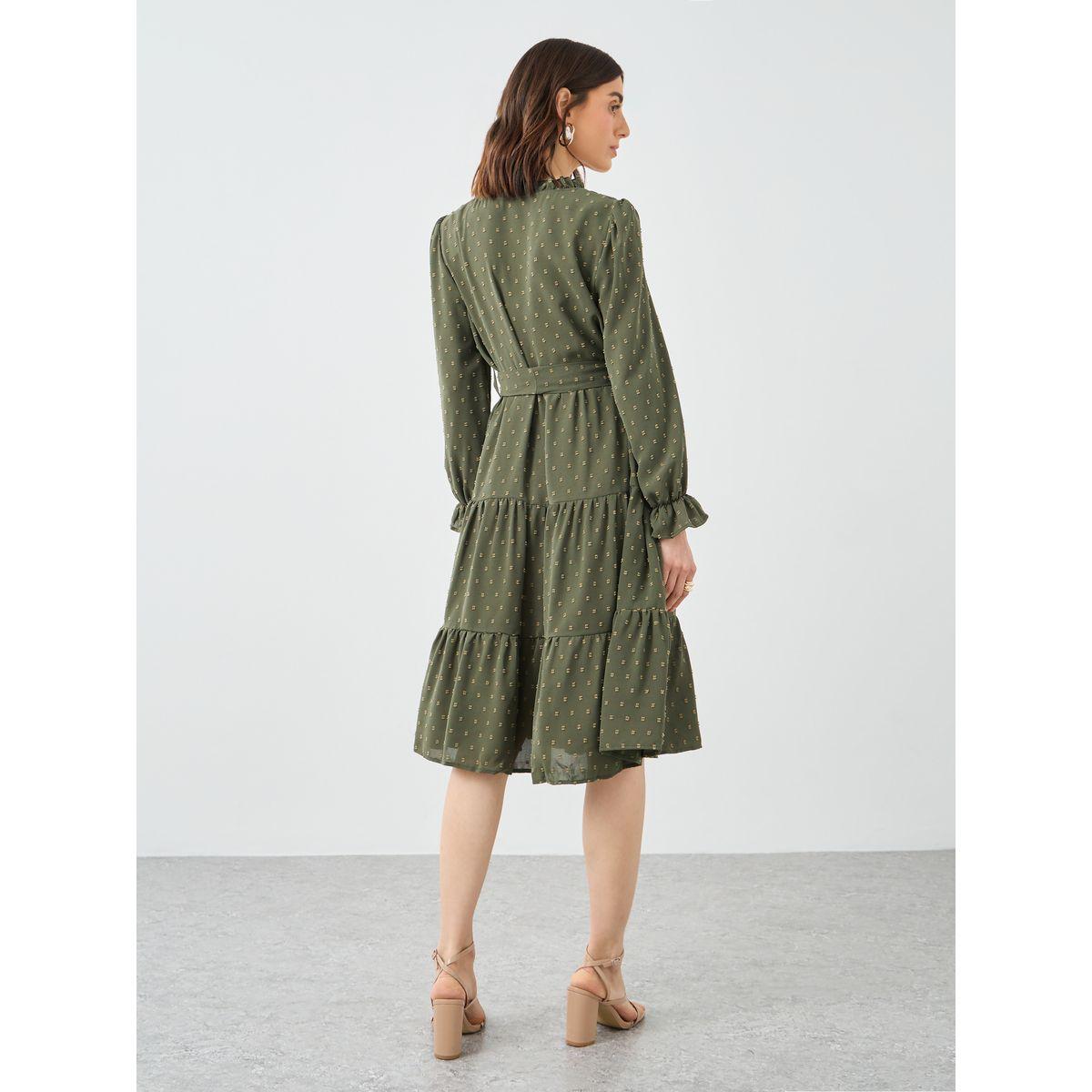 فستان بطول الركبة بتفاصيل كسرات مع نسيج بملمس دوبي-women-clothing-dresses-image-5