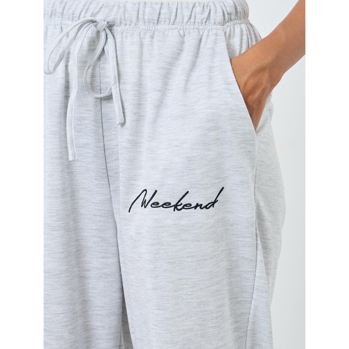 جوغر بتفاصيل مُطرزة وقصة مريحة-women-clothing-bottoms-joggers-image-3
