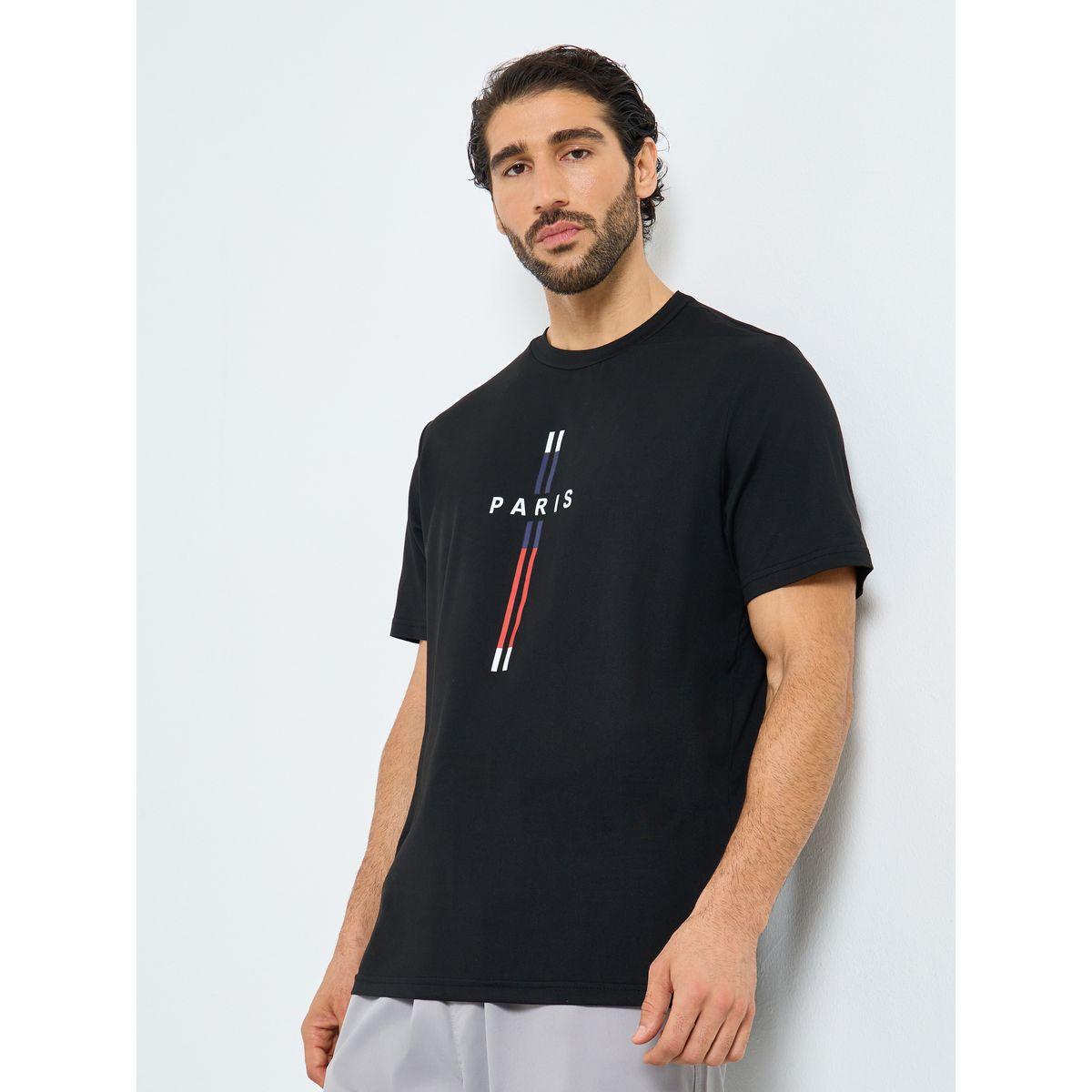 تيشيرت مطبع بطبعة جرافيك وياقة دائرية-men-clothing-tshirtsandpolos-tshirts-image-1