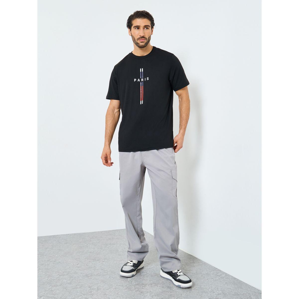 تيشيرت مطبع بطبعة جرافيك وياقة دائرية-men-clothing-tshirtsandpolos-tshirts-image-2
