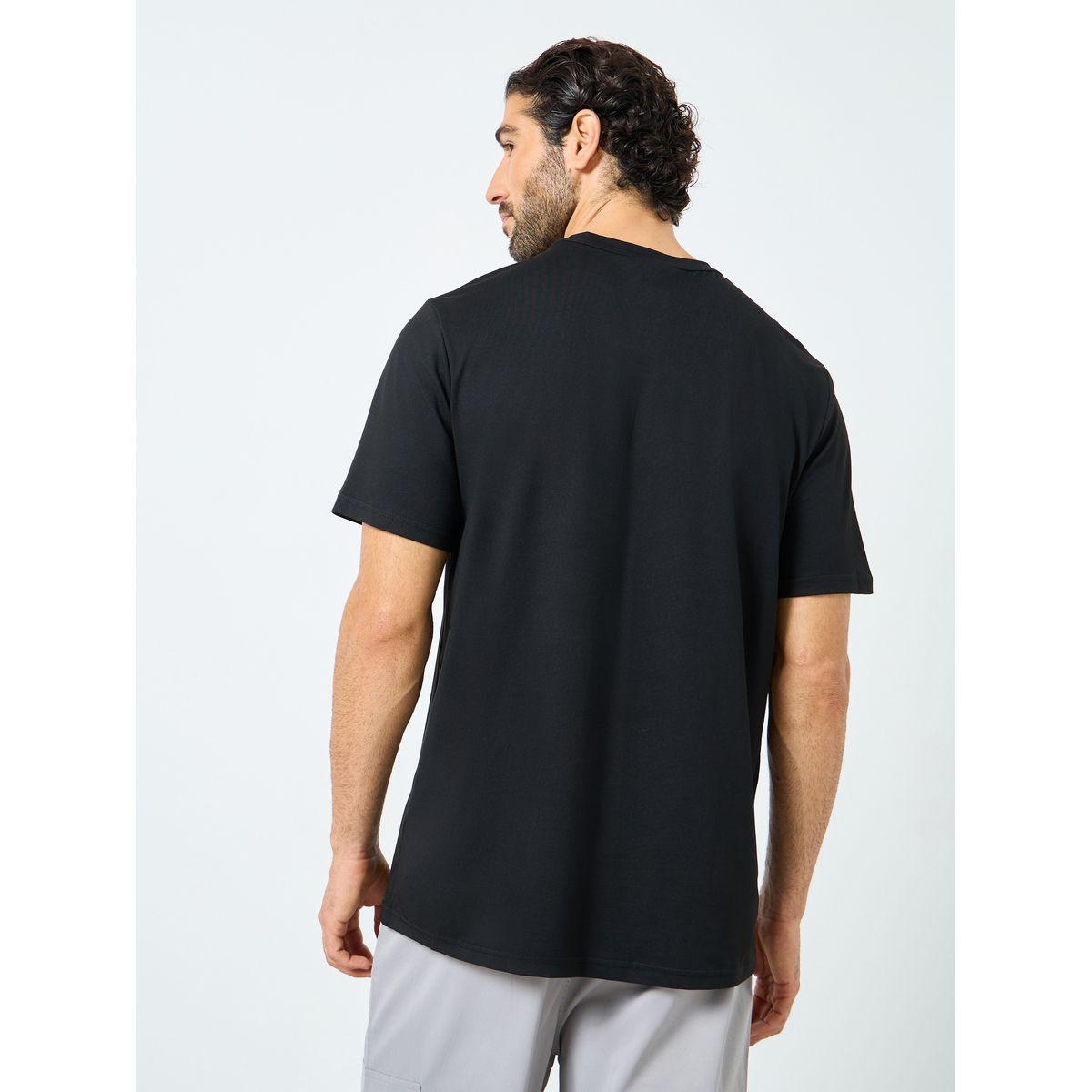 تيشيرت مطبع بطبعة جرافيك وياقة دائرية-men-clothing-tshirtsandpolos-tshirts-image-4