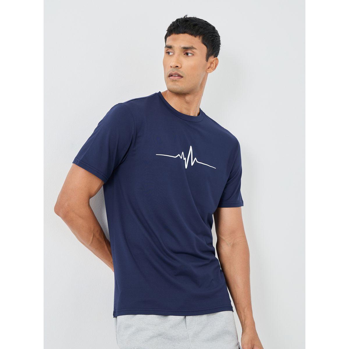تيشيرت بطبعة جرافيك وقصة عادية مع ياقة دائرية-men-clothing-tshirtsandpolos-tshirts-image-1