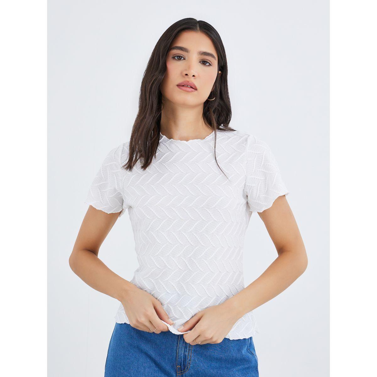 تيشيرت بياقة دائرية بتفاصيل بارزة الملمس-women-clothing-tshirts-image-1