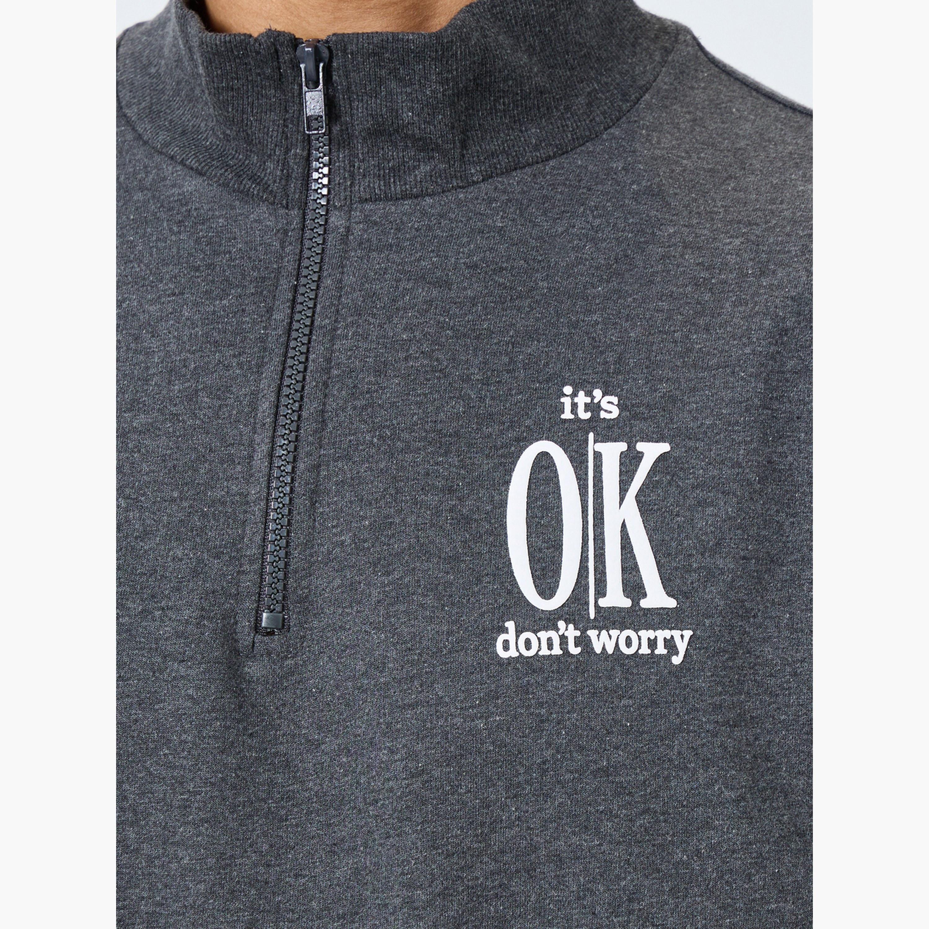 ستايلي - سويت شيرت رمادي فحمي بنصف سحاب طبعة شعار للرجال -men-winterwear-hoodiesandsweatshirts-image-4